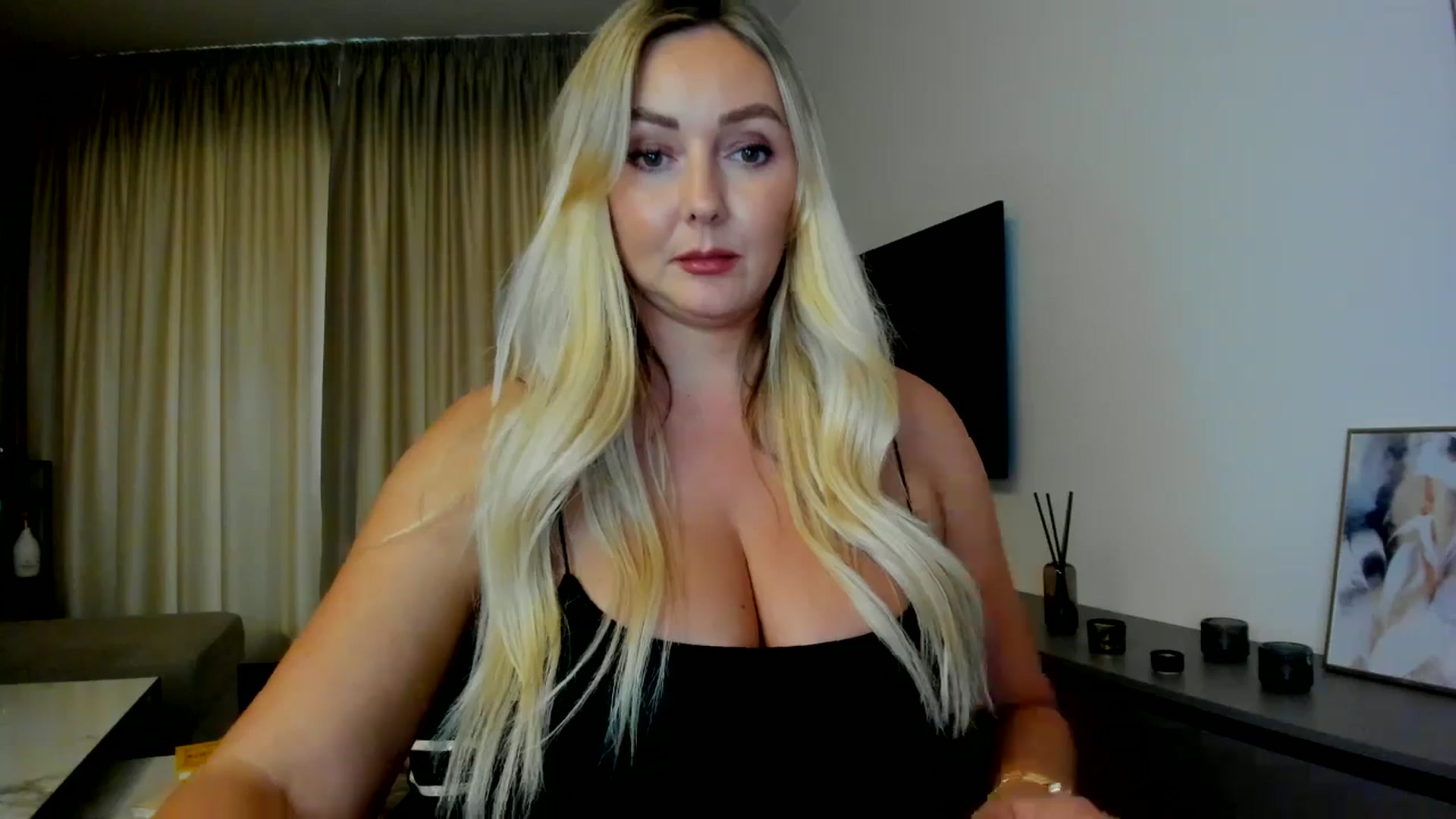 Gallery image thumbnail from Mi_Ha's myfreecams stream on, 07/23/2025, 13:34 image 7 of 20