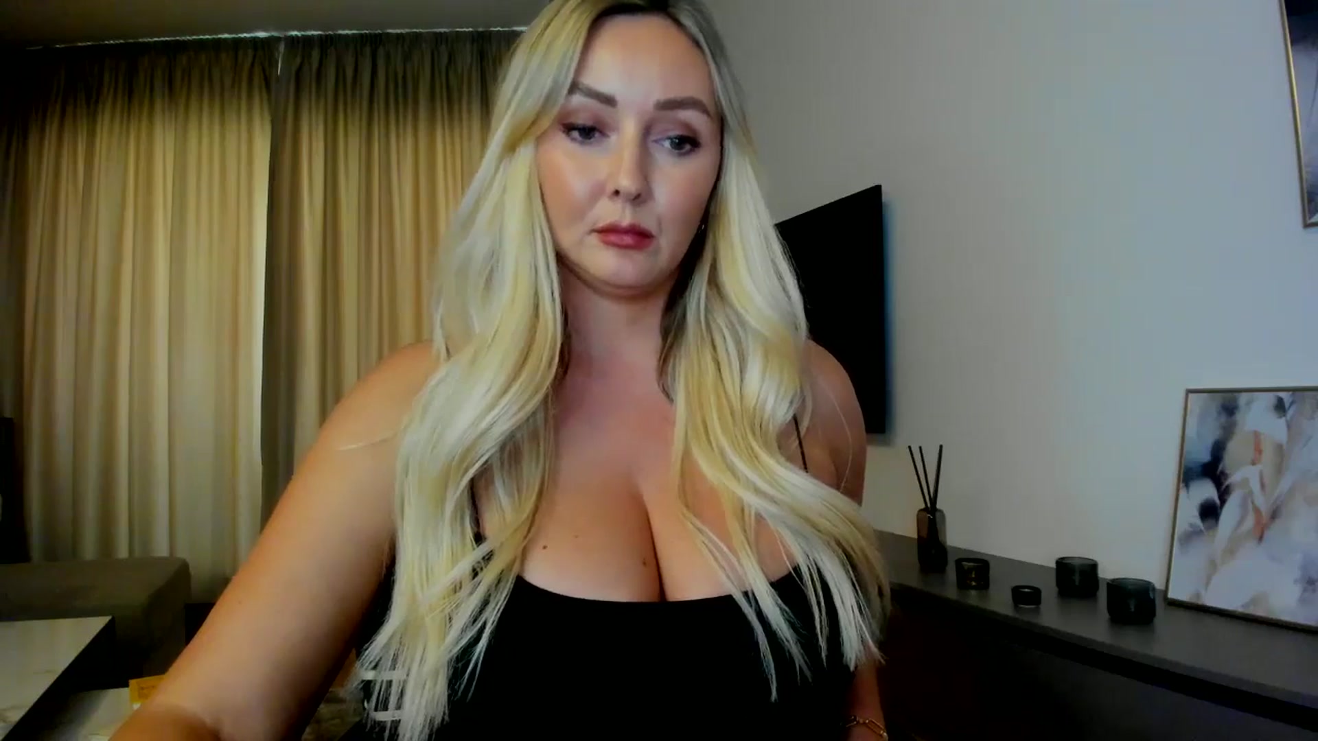Gallery image thumbnail from Mi_Ha's myfreecams stream on, 07/23/2025, 13:34 image 14 of 20