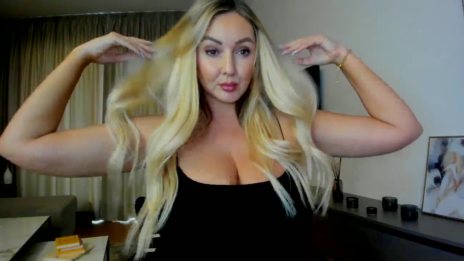 Gallery image thumbnail from Mi_Ha's myfreecams stream on, 07/23/2025, 13:34 image 8 of 20