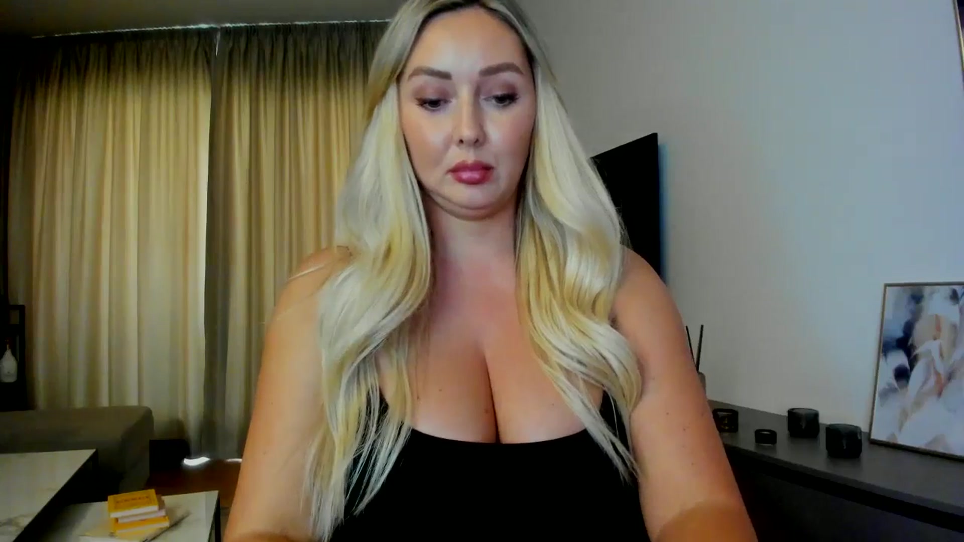 Gallery image thumbnail from Mi_Ha's myfreecams stream on, 07/23/2025, 13:34 image 11 of 20