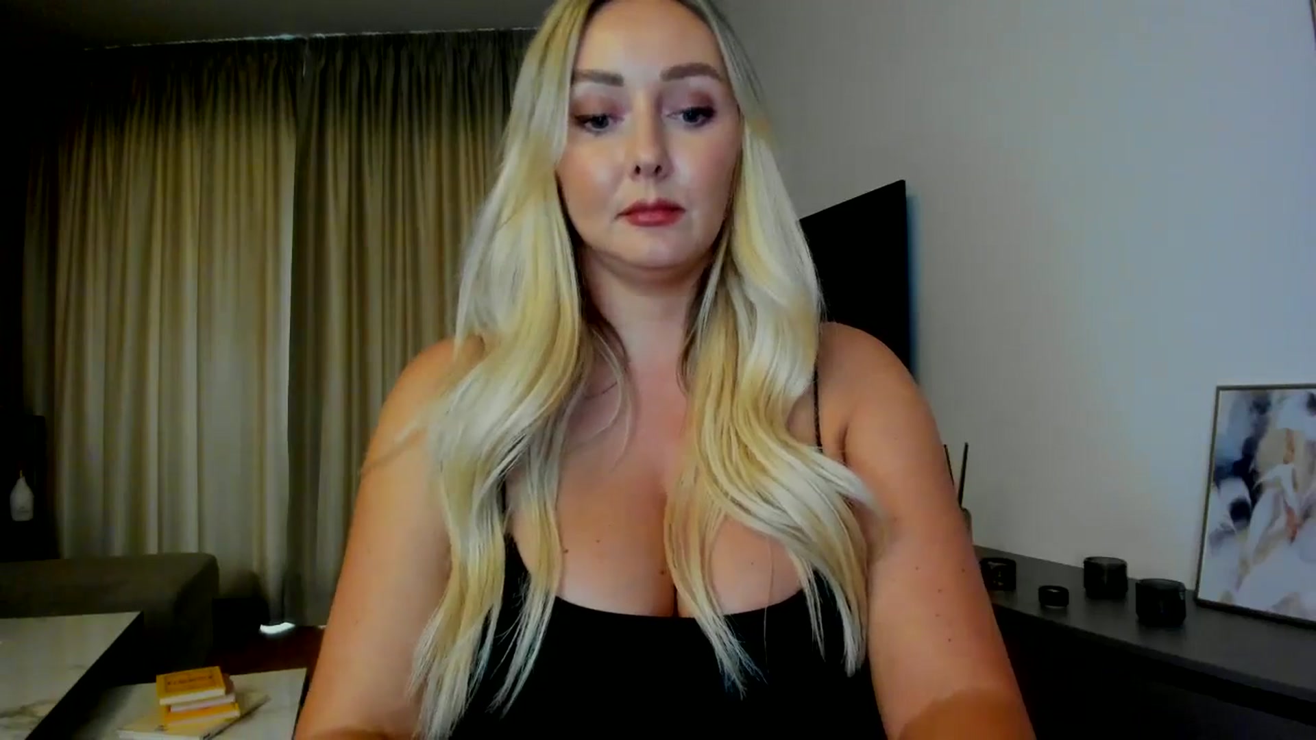 Gallery image thumbnail from Mi_Ha's myfreecams stream on, 07/23/2025, 13:34 image 9 of 20
