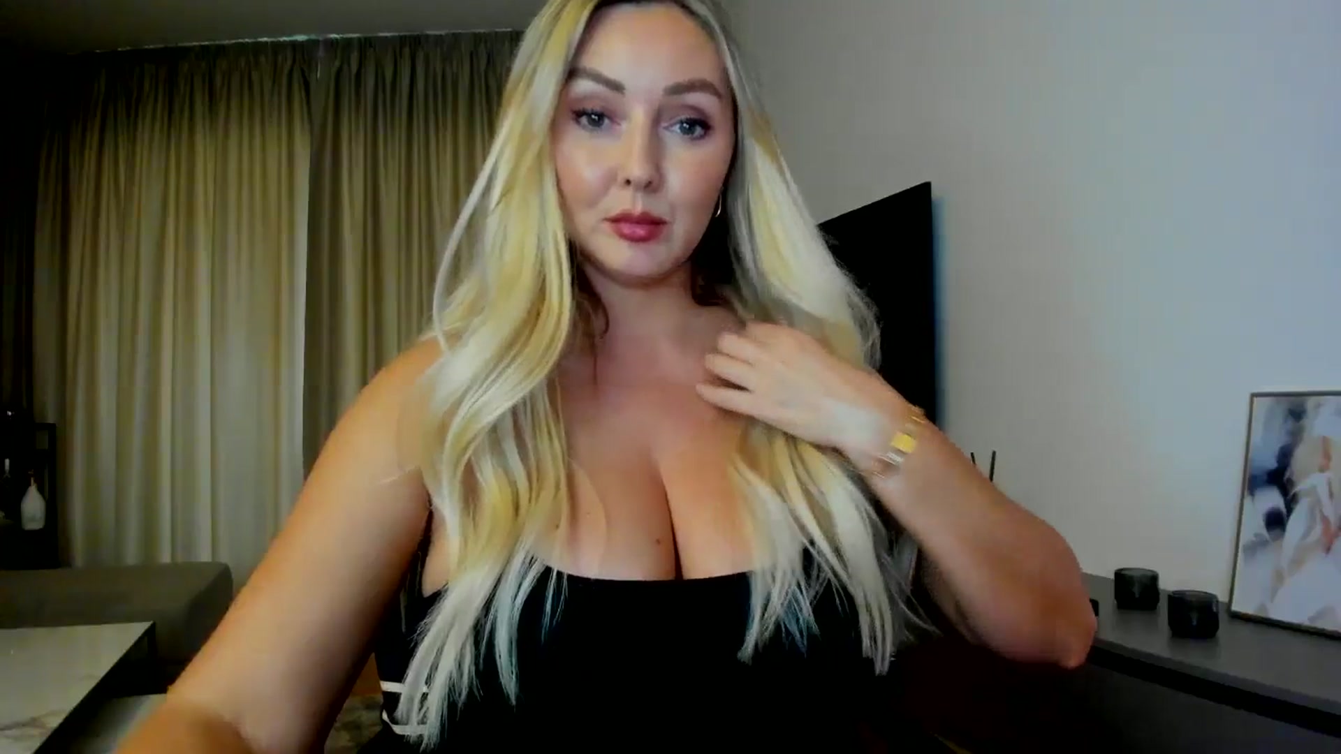 Gallery image thumbnail from Mi_Ha's myfreecams stream on, 07/23/2025, 13:34 image 2 of 20