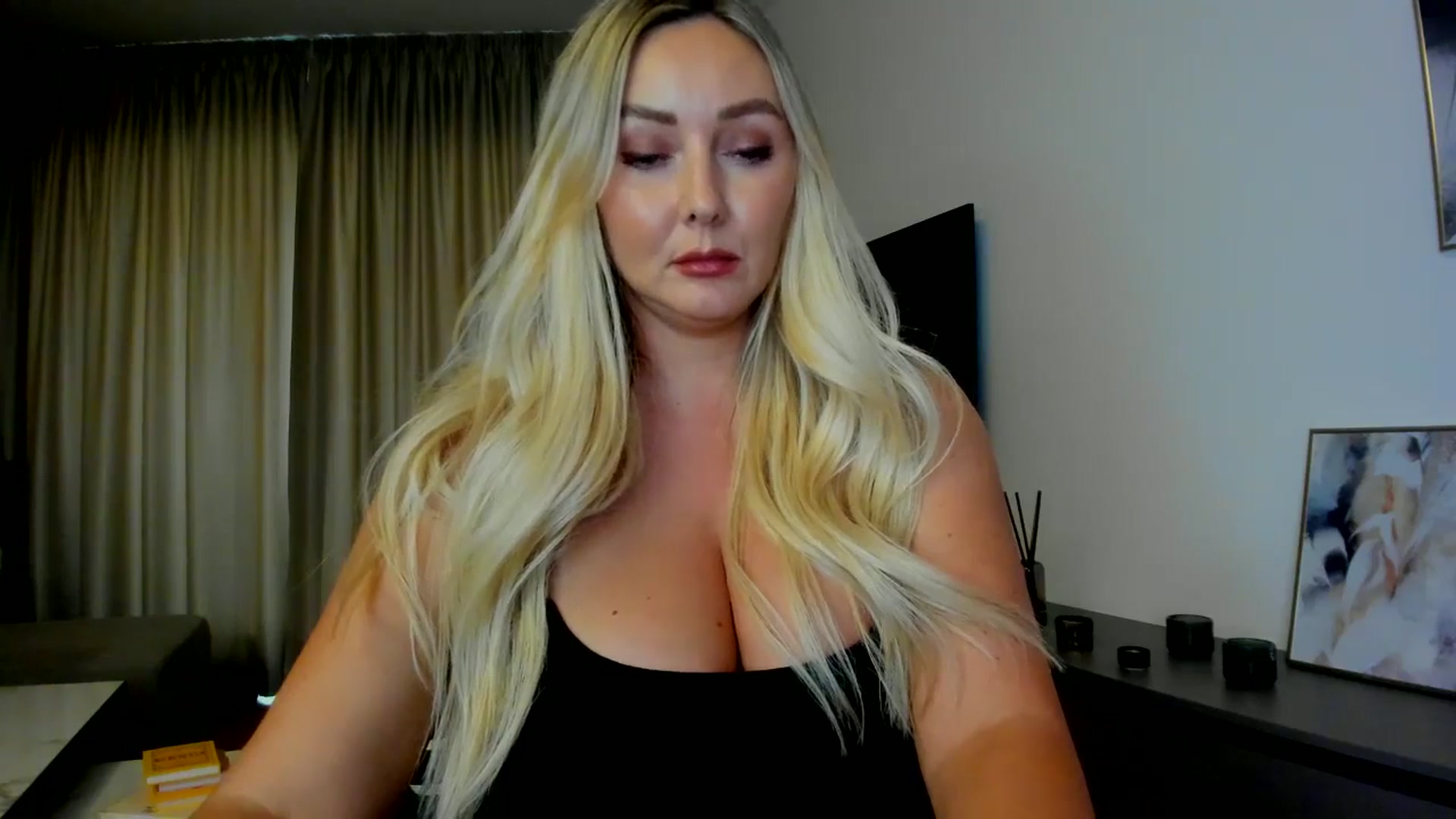 Gallery image thumbnail from Mi_Ha's myfreecams stream on, 07/23/2025, 13:34 image 15 of 20