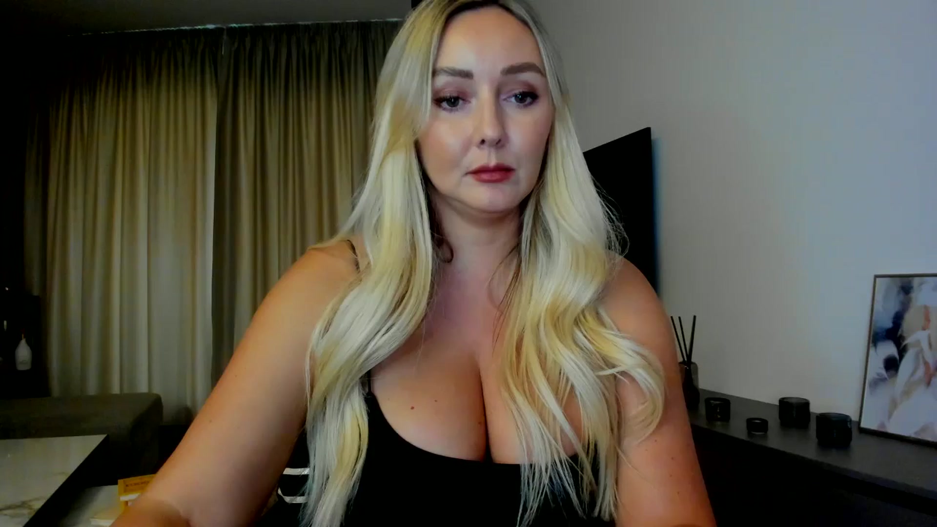 Gallery image thumbnail from Mi_Ha's myfreecams stream on, 07/23/2025, 13:34 image 1 of 20
