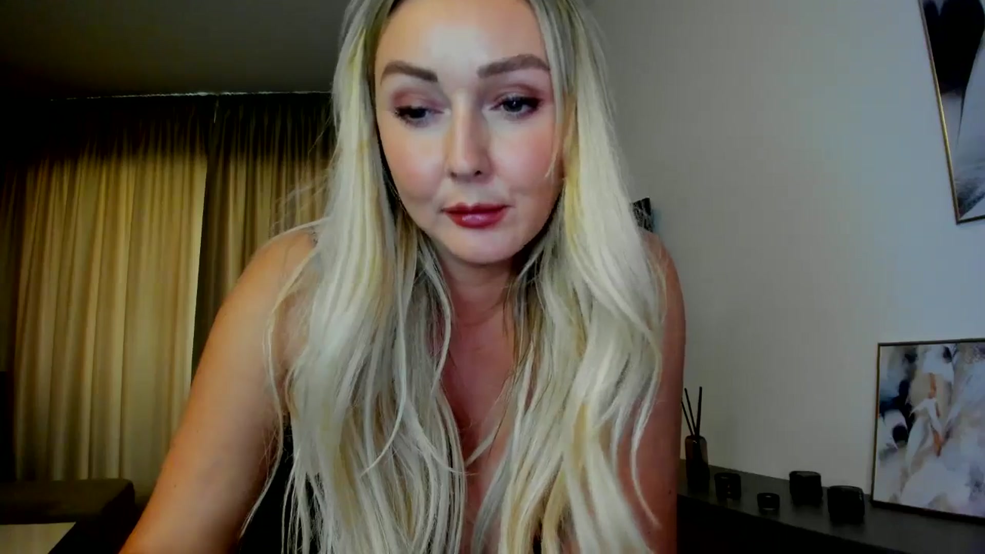 Gallery image thumbnail from Mi_Ha's myfreecams stream on, 07/23/2025, 15:51 image 11 of 20