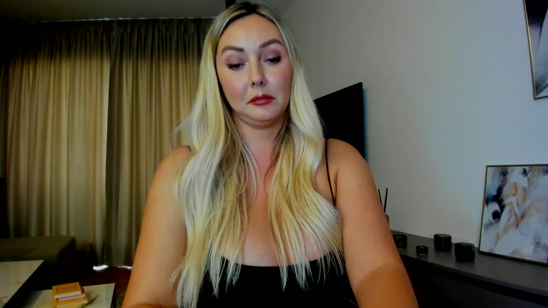 Gallery image thumbnail from Mi_Ha's myfreecams stream on, 07/23/2025, 15:51 image 17 of 20