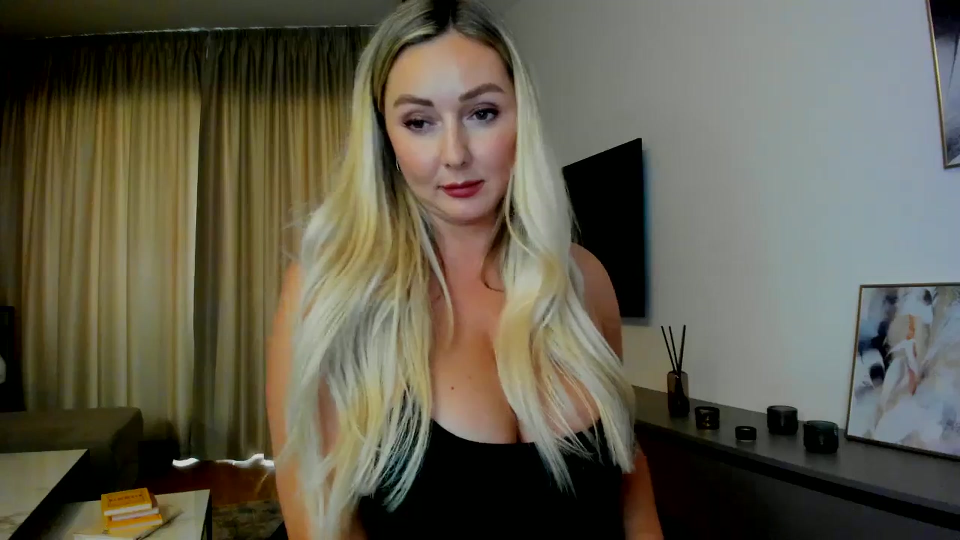 Gallery image thumbnail from Mi_Ha's myfreecams stream on, 07/23/2025, 15:51 image 5 of 20