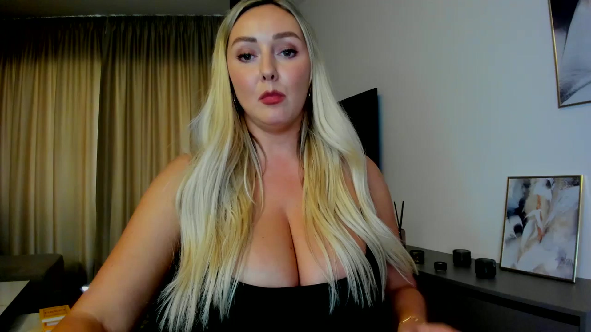 Gallery image thumbnail from Mi_Ha's myfreecams stream on, 07/23/2025, 15:51 image 20 of 20