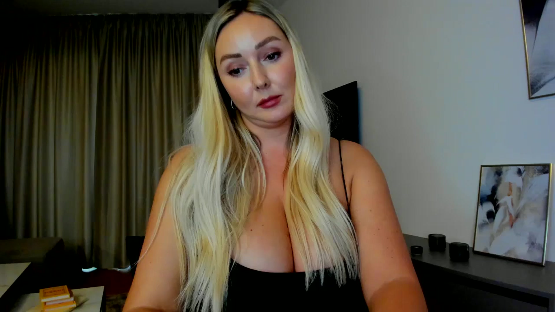 Gallery image thumbnail from Mi_Ha's myfreecams stream on, 07/23/2025, 16:09 image 18 of 20