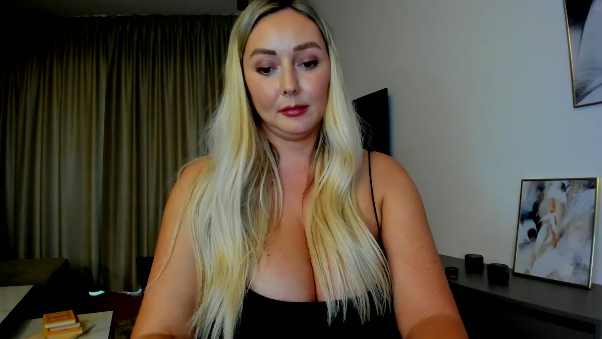 Gallery image thumbnail from Mi_Ha's myfreecams stream on, 07/23/2025, 16:09 image 19 of 20