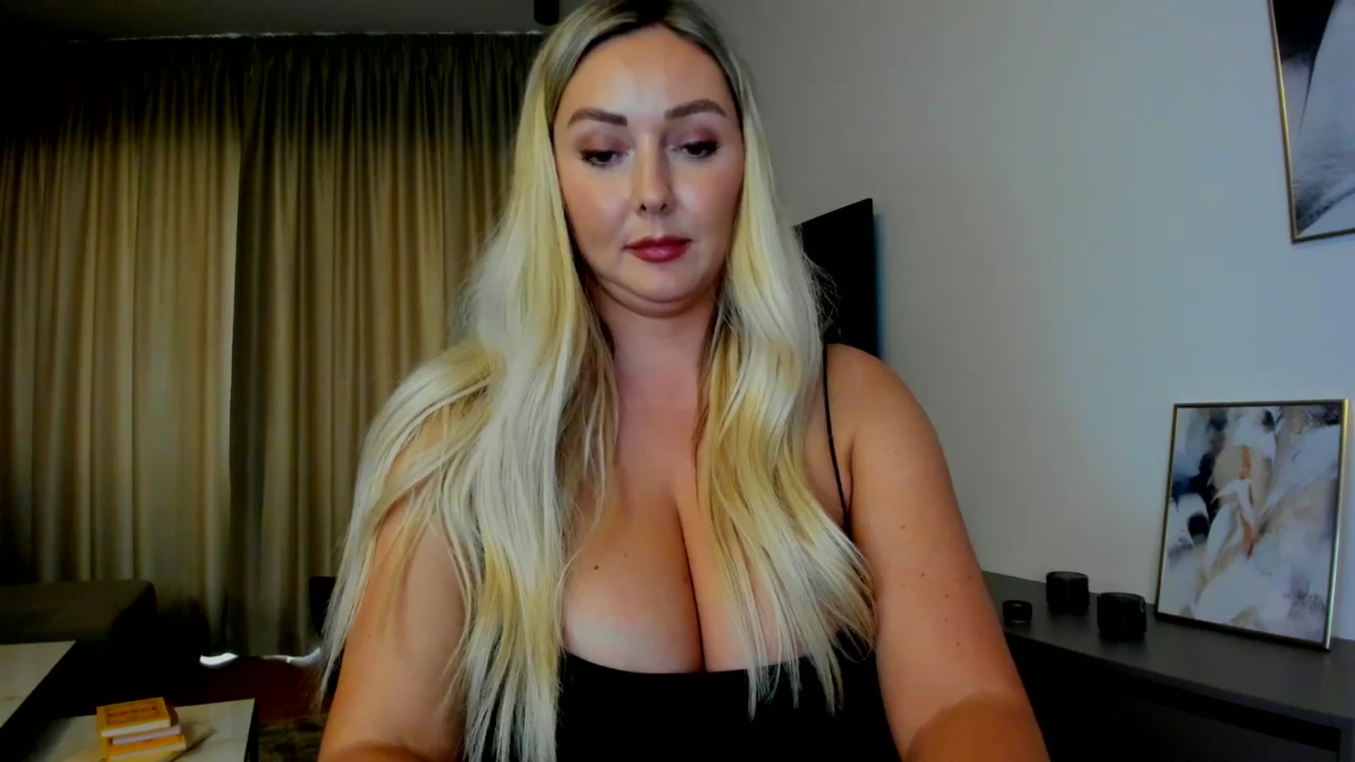 Gallery image thumbnail from Mi_Ha's myfreecams stream on, 07/23/2025, 16:09 image 16 of 20