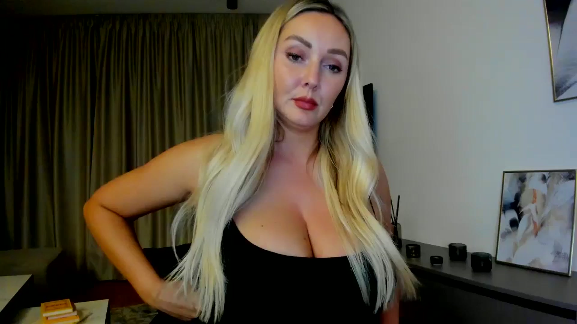 Gallery image thumbnail from Mi_Ha's myfreecams stream on, 07/23/2025, 21:22 image 3 of 20