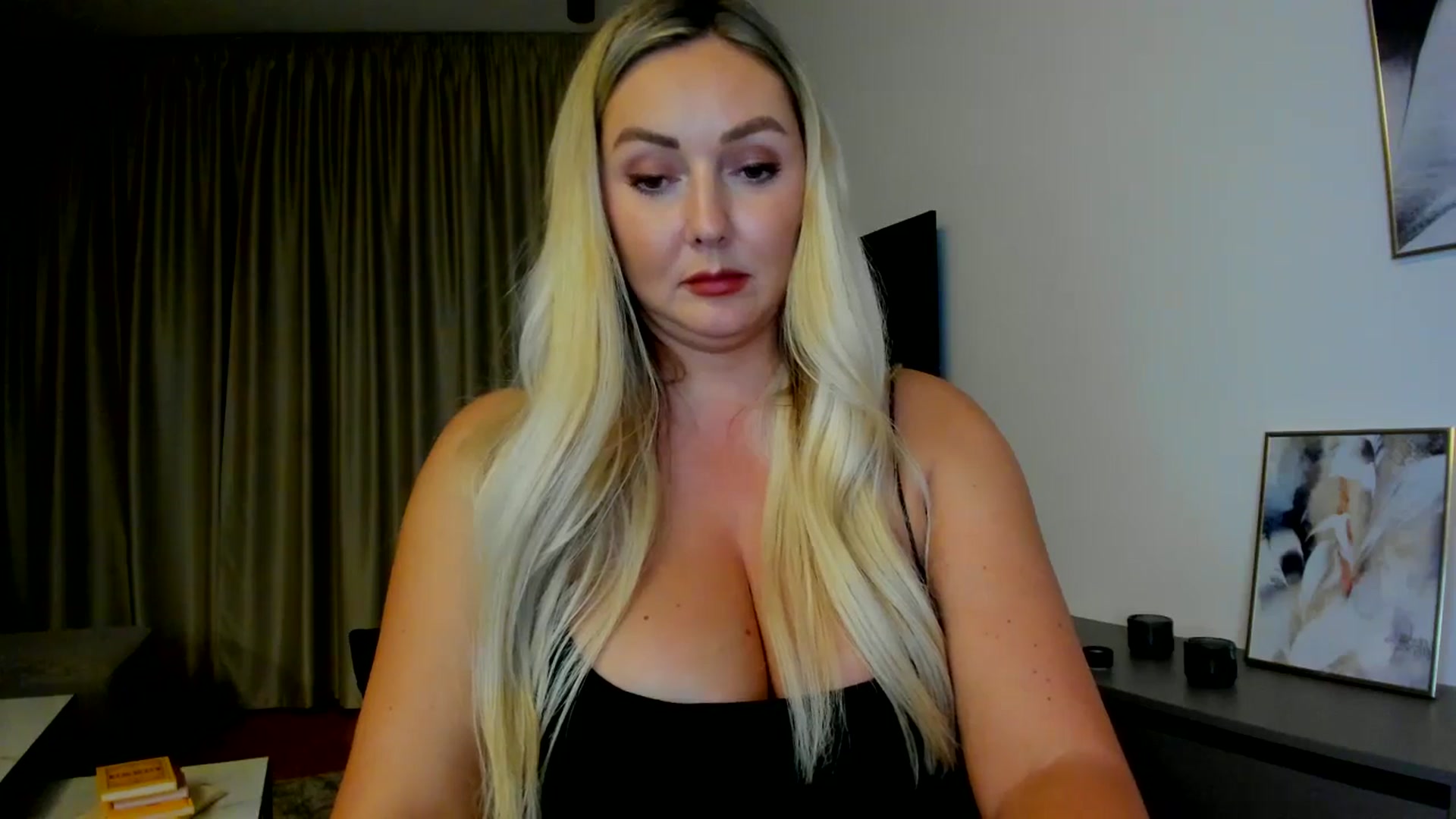Gallery image thumbnail from Mi_Ha's myfreecams stream on, 07/23/2025, 21:22 image 4 of 20