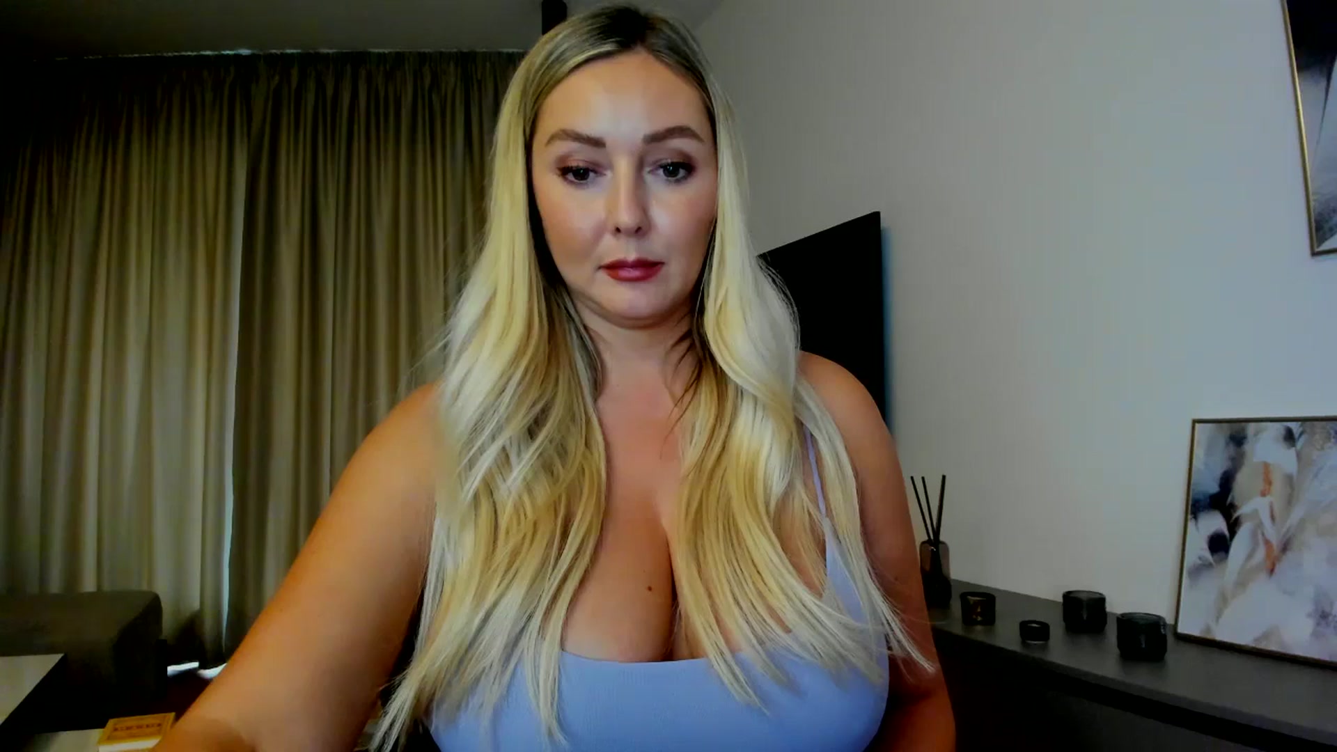 Gallery image thumbnail from Mi_Ha's myfreecams stream on, 07/24/2025, 15:38 image 4 of 20