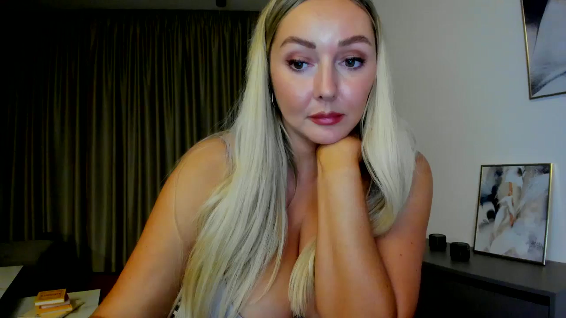 Gallery image thumbnail from Mi_Ha's myfreecams stream on, 07/24/2025, 21:50 image 8 of 20