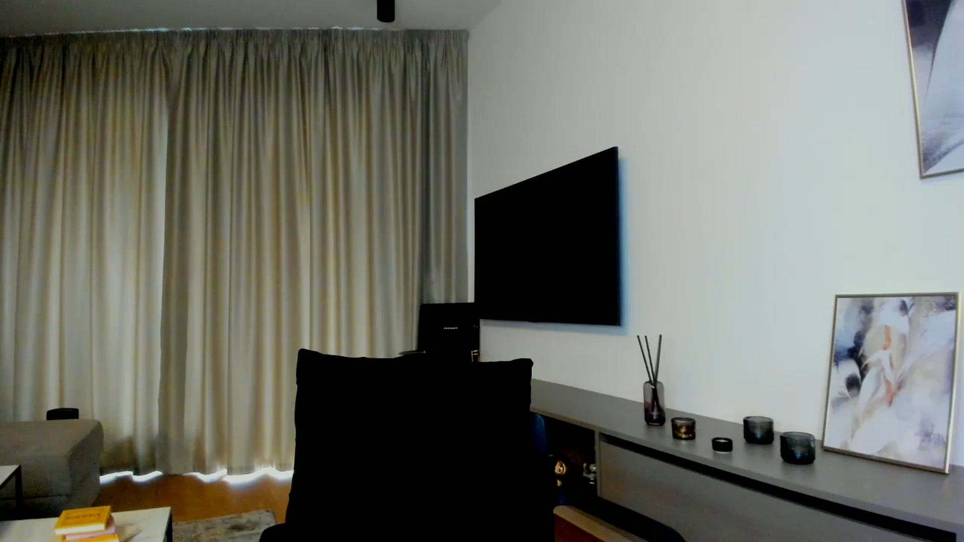 Gallery image thumbnail from Mi_Ha's myfreecams stream on, 07/25/2025, 14:31 image 4 of 20