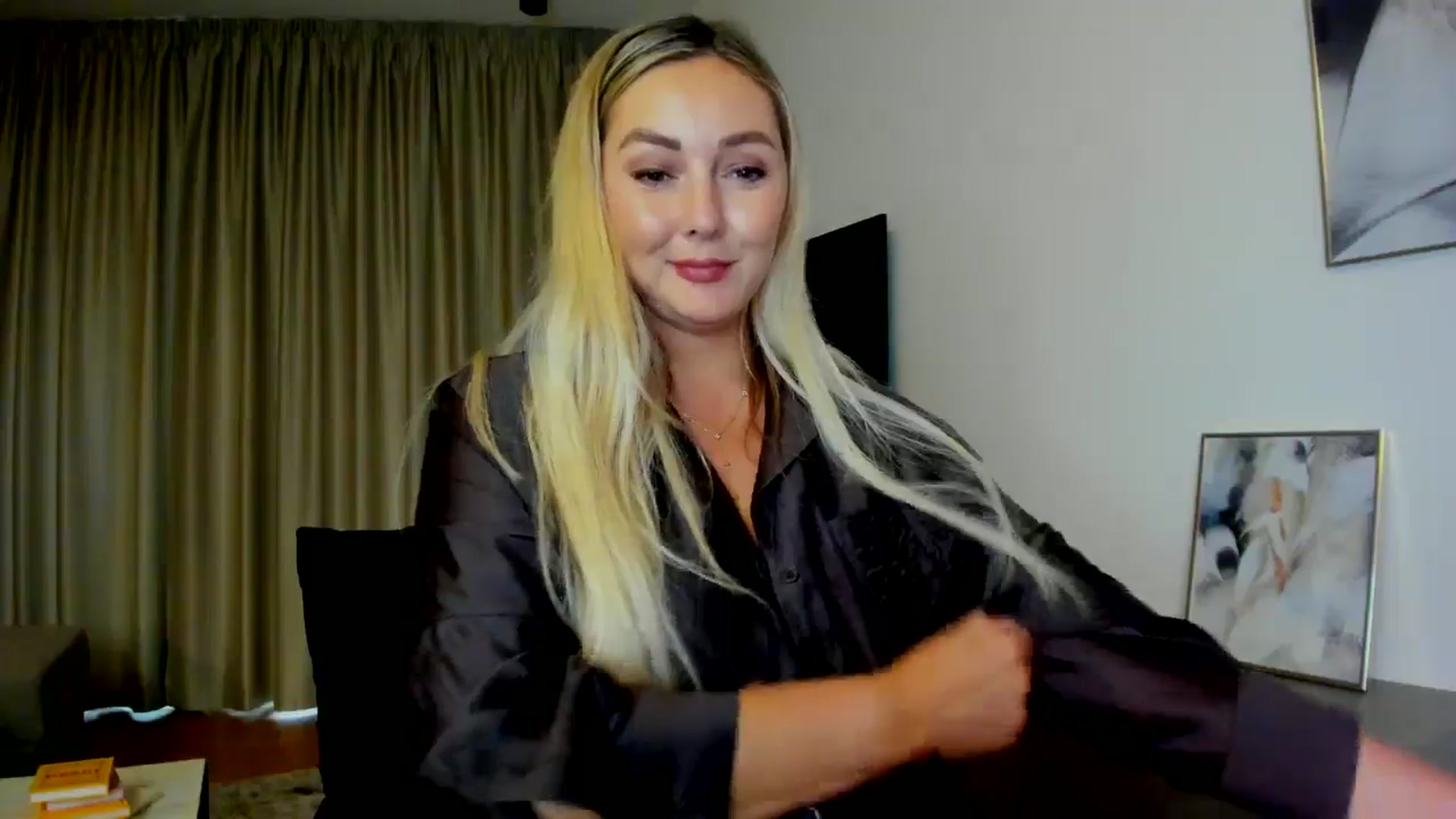 Gallery image thumbnail from Mi_Ha's myfreecams stream on, 07/25/2025, 18:23 image 11 of 20