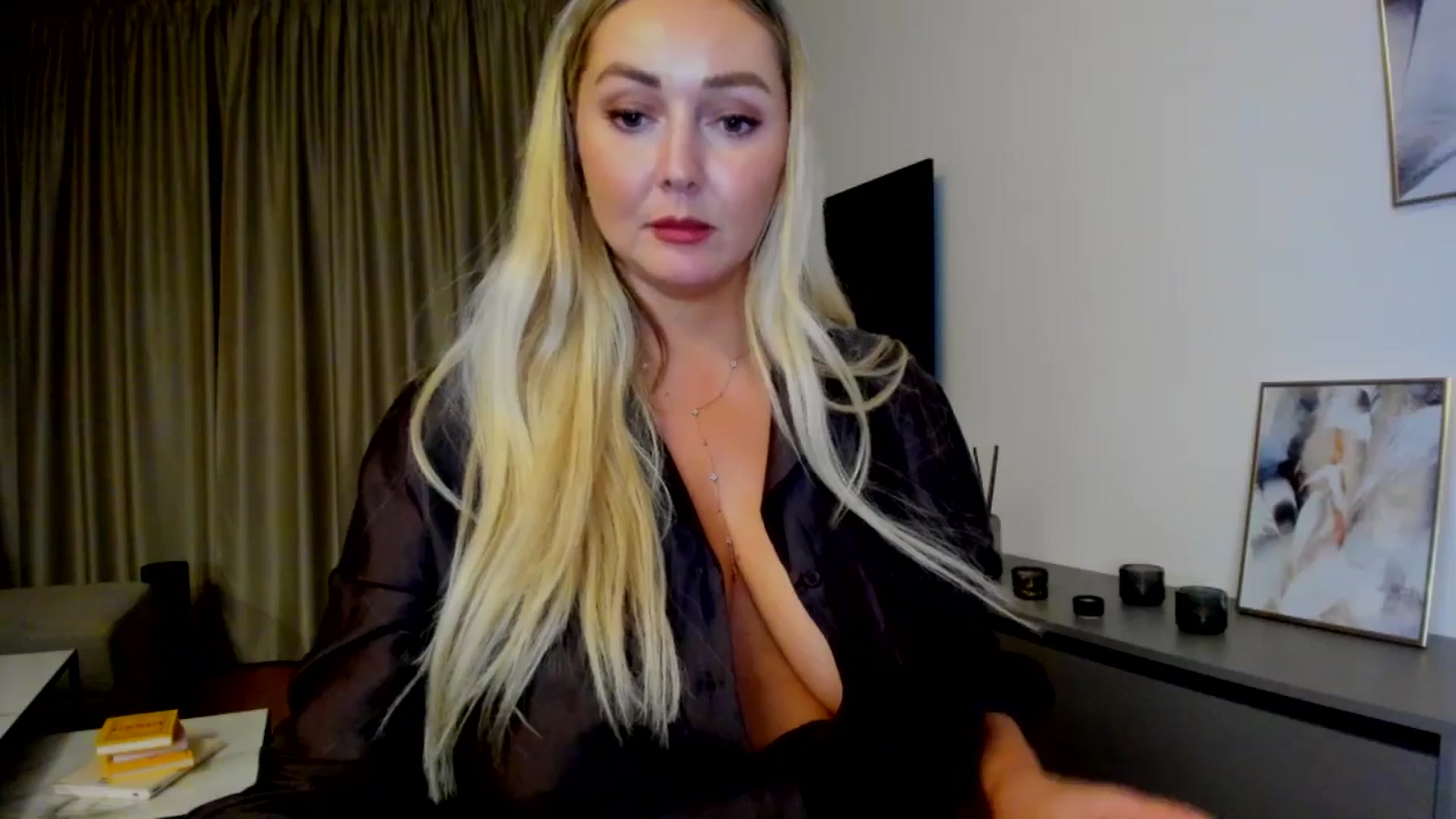 Gallery image thumbnail from Mi_Ha's myfreecams stream on, 07/26/2025, 24:11 image 4 of 20