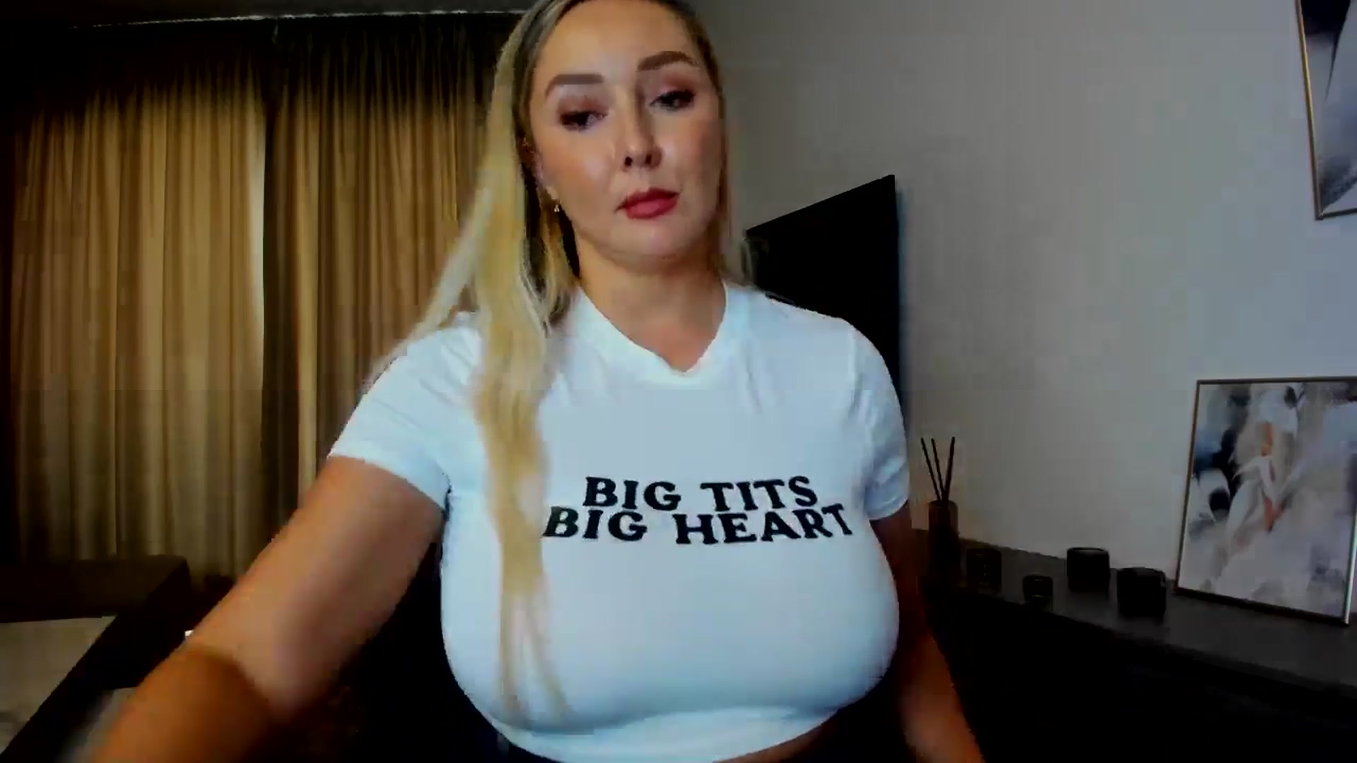 Gallery image thumbnail from Mi_Ha's myfreecams stream on, 07/26/2025, 13:56 image 19 of 20