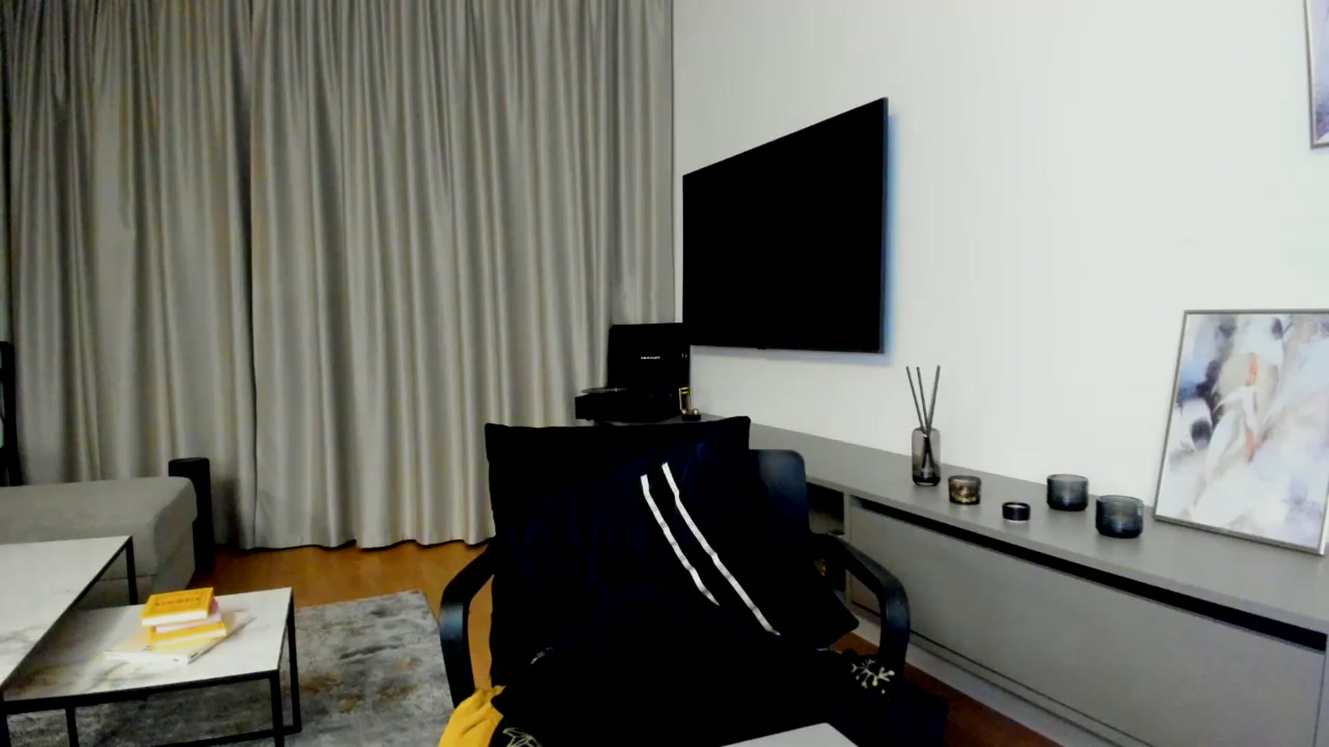 Gallery image thumbnail from Mi_Ha's myfreecams stream on, 07/26/2025, 20:27 image 18 of 20
