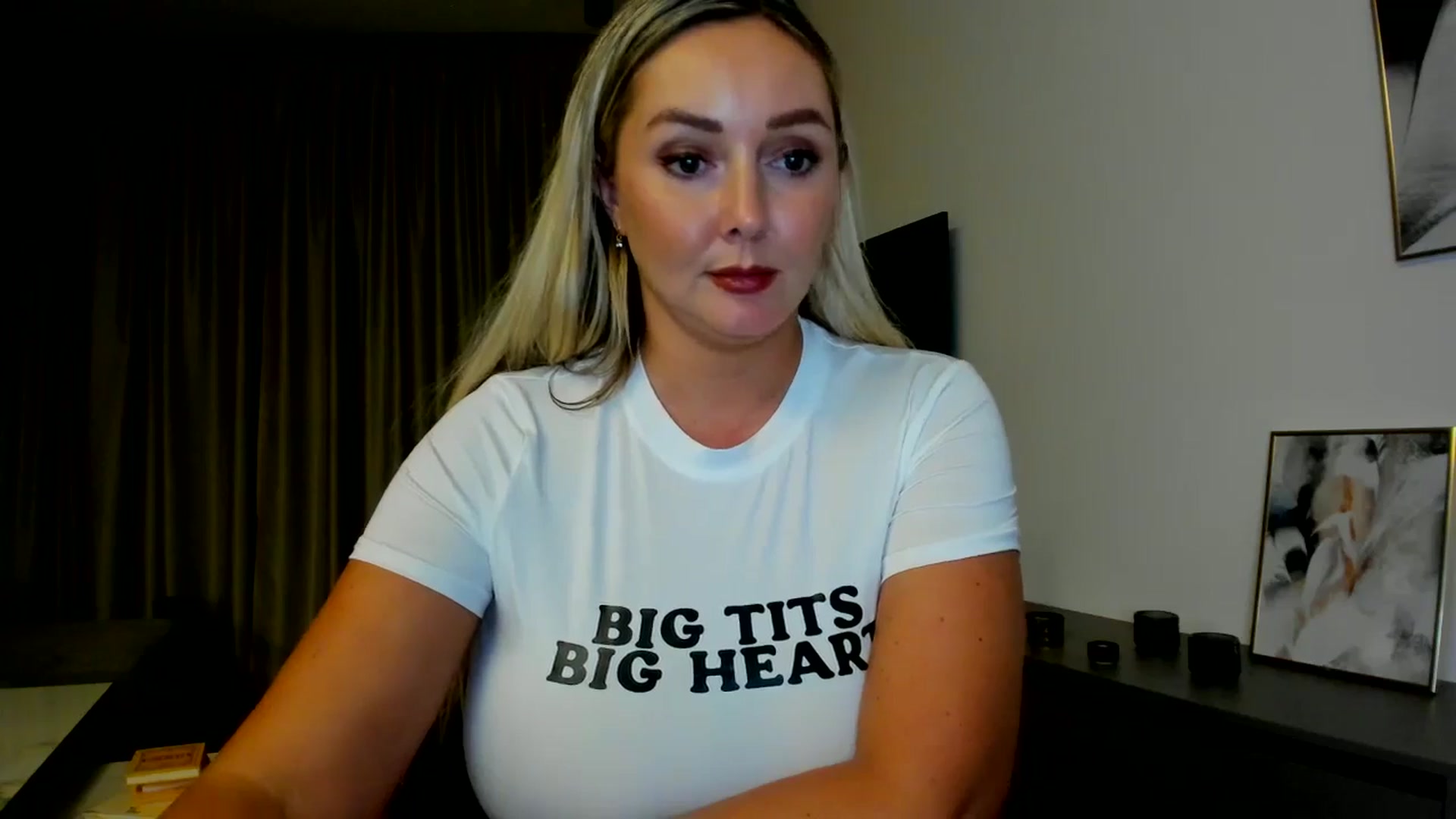 Gallery image thumbnail from Mi_Ha's myfreecams stream on, 07/26/2025, 21:43 image 16 of 20