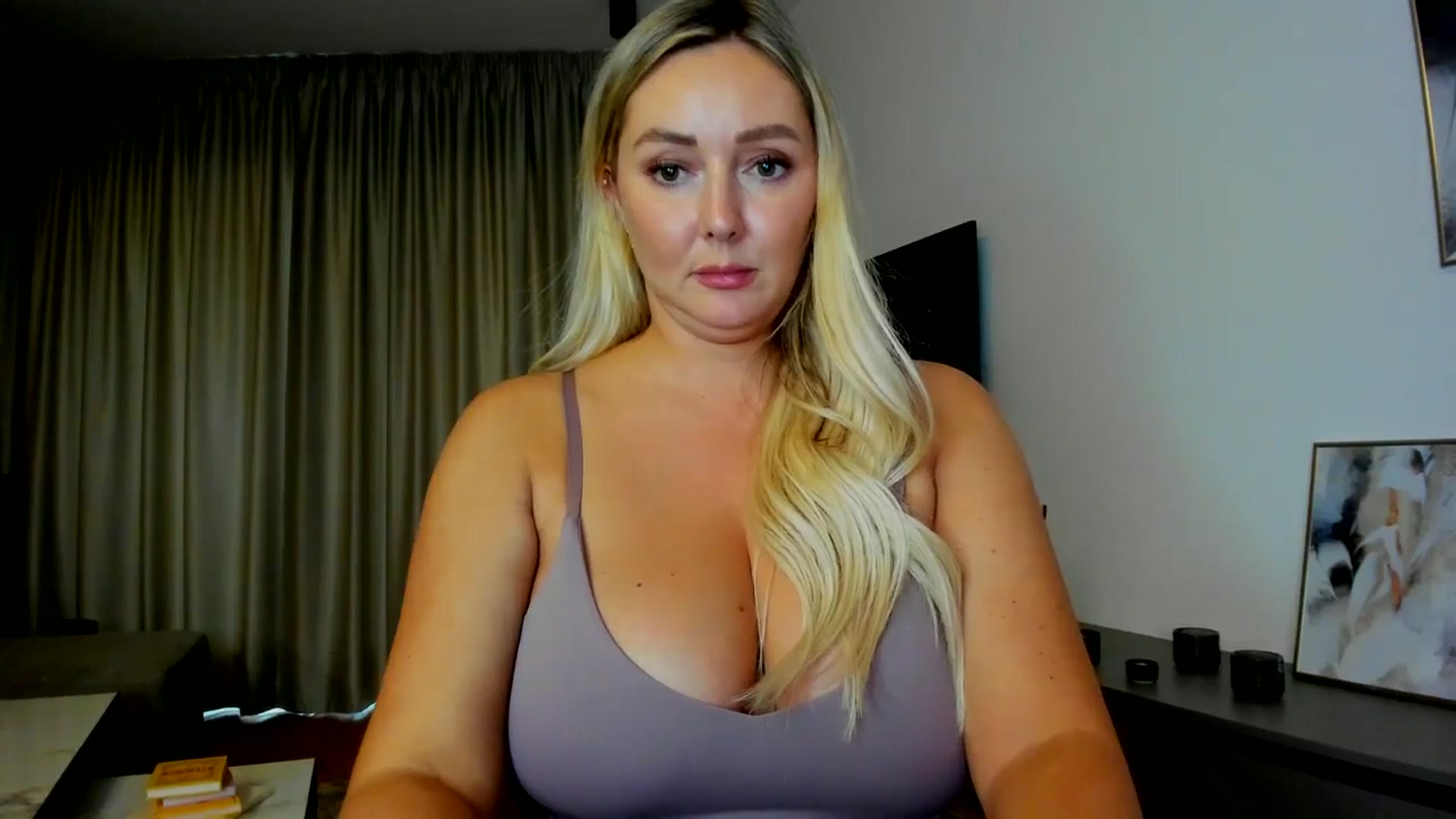Gallery image thumbnail from Mi_Ha's myfreecams stream on, 07/27/2025, 16:18 image 19 of 20