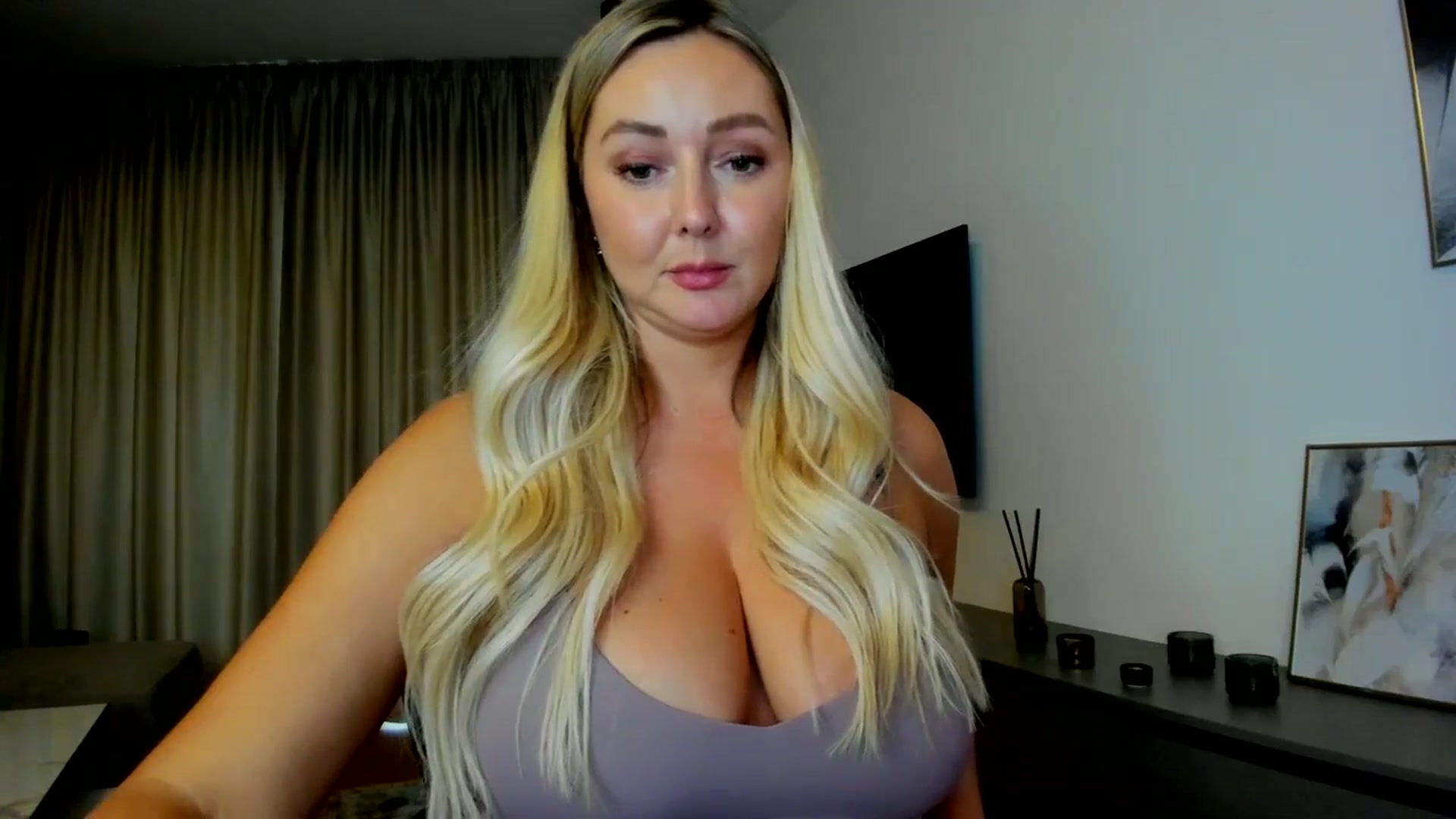 Gallery image thumbnail from Mi_Ha's myfreecams stream on, 07/27/2025, 16:18 image 17 of 20