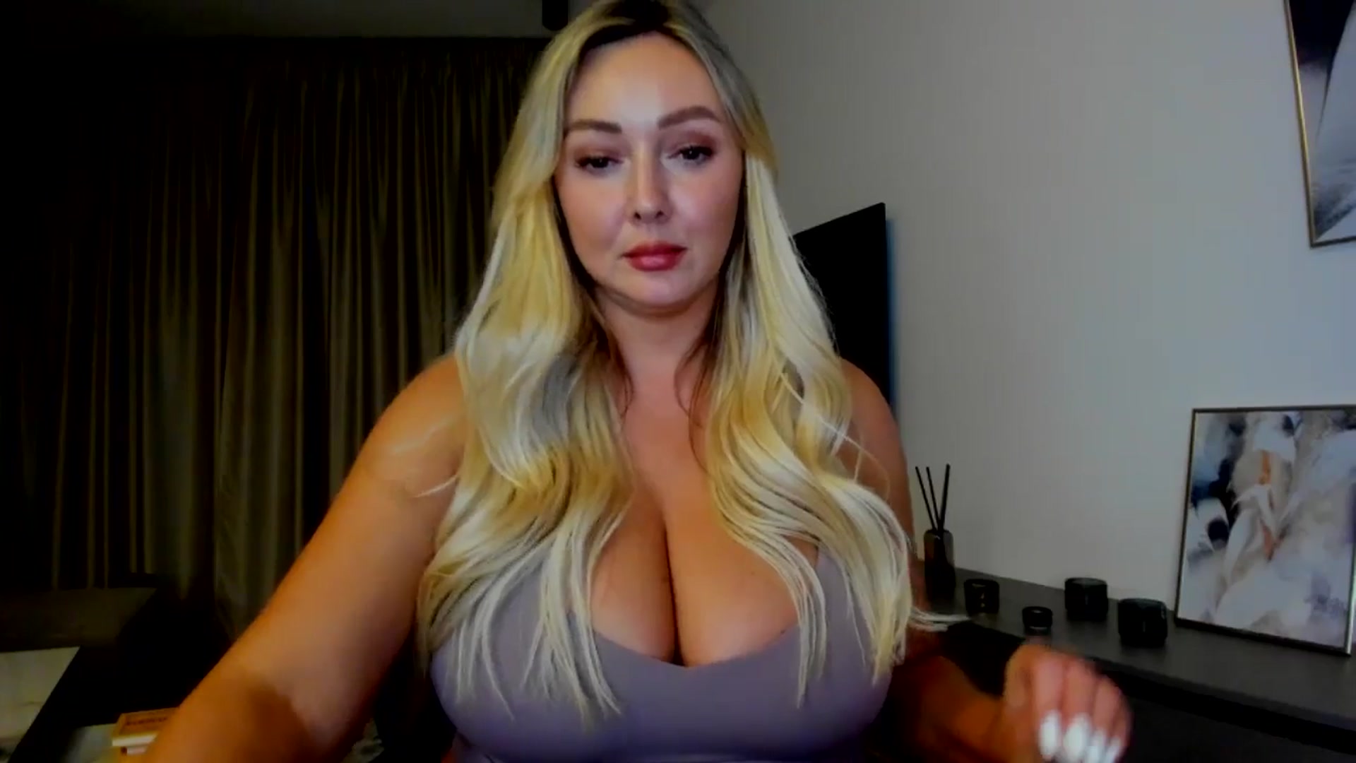 Gallery image thumbnail from Mi_Ha's myfreecams stream on, 07/27/2025, 21:42 image 13 of 20