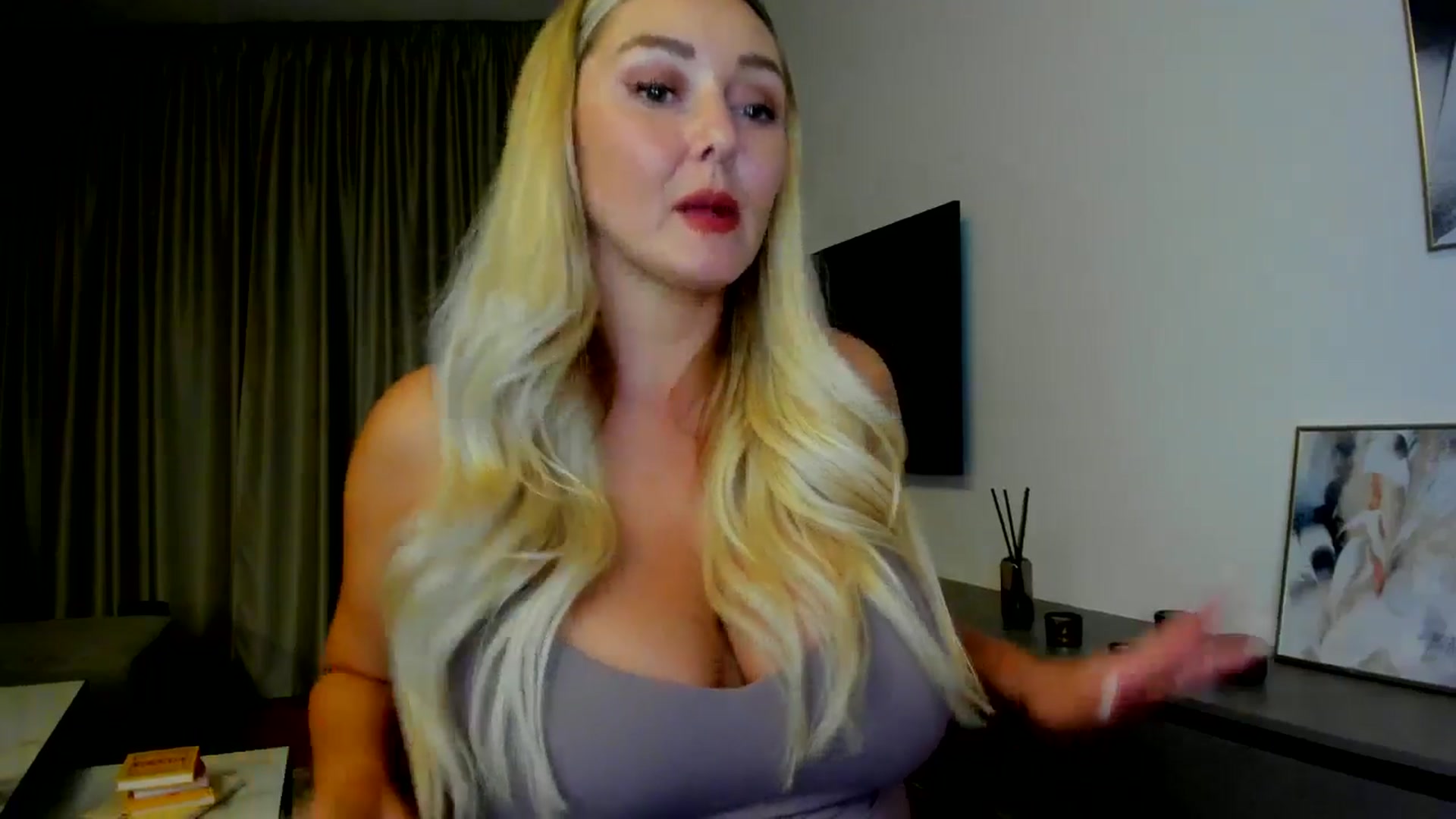 Gallery image thumbnail from Mi_Ha's myfreecams stream on, 07/27/2025, 21:42 image 2 of 20