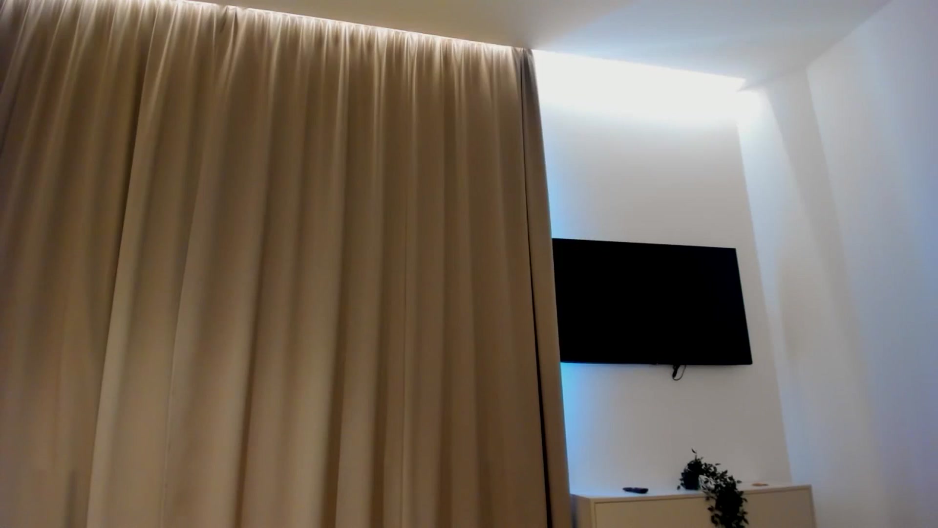 Gallery image thumbnail from Mi_Ha's myfreecams stream on, 07/28/2025, 16:07 image 3 of 20