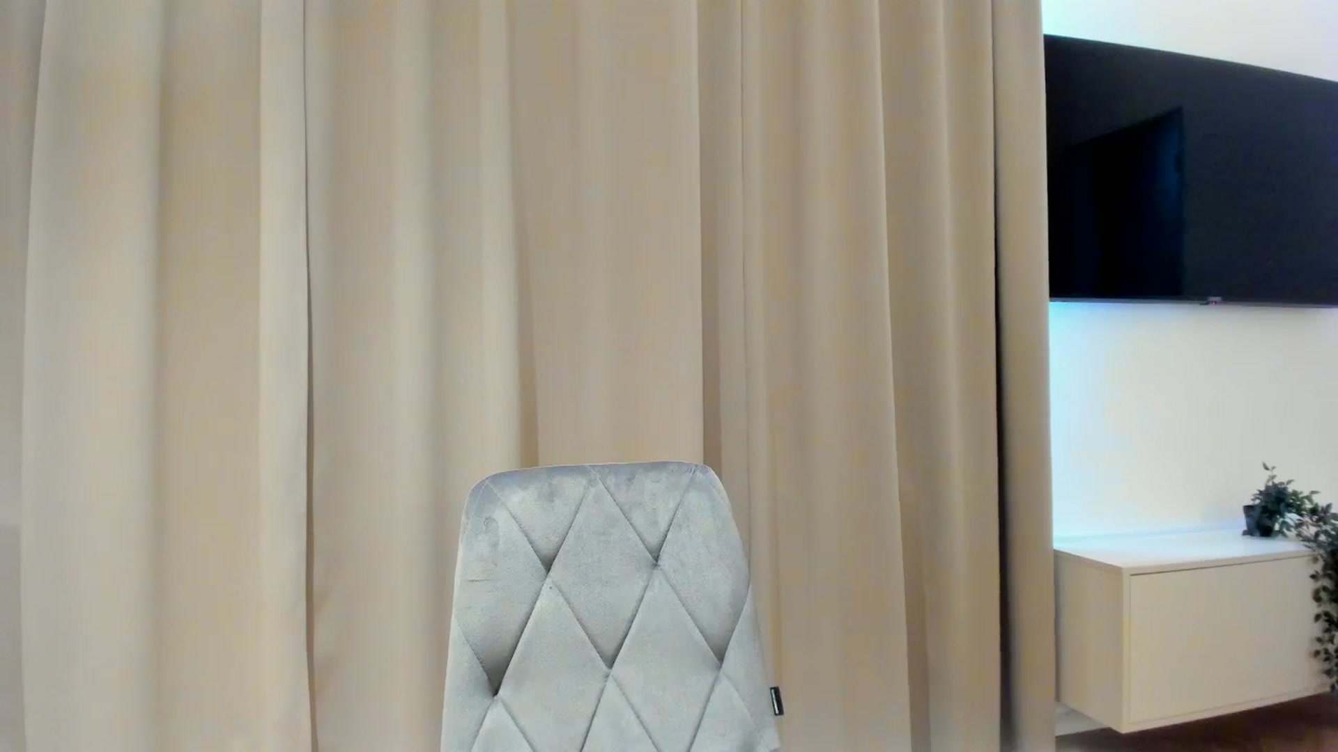 Gallery image thumbnail from Mi_Ha's myfreecams stream on, 07/29/2025, 12:13 image 7 of 20
