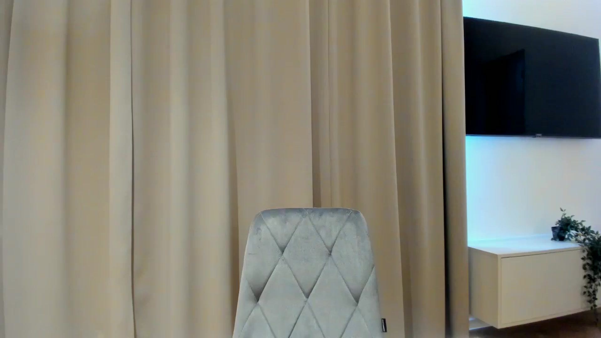 Gallery image thumbnail from Mi_Ha's myfreecams stream on, 07/29/2025, 12:13 image 5 of 20