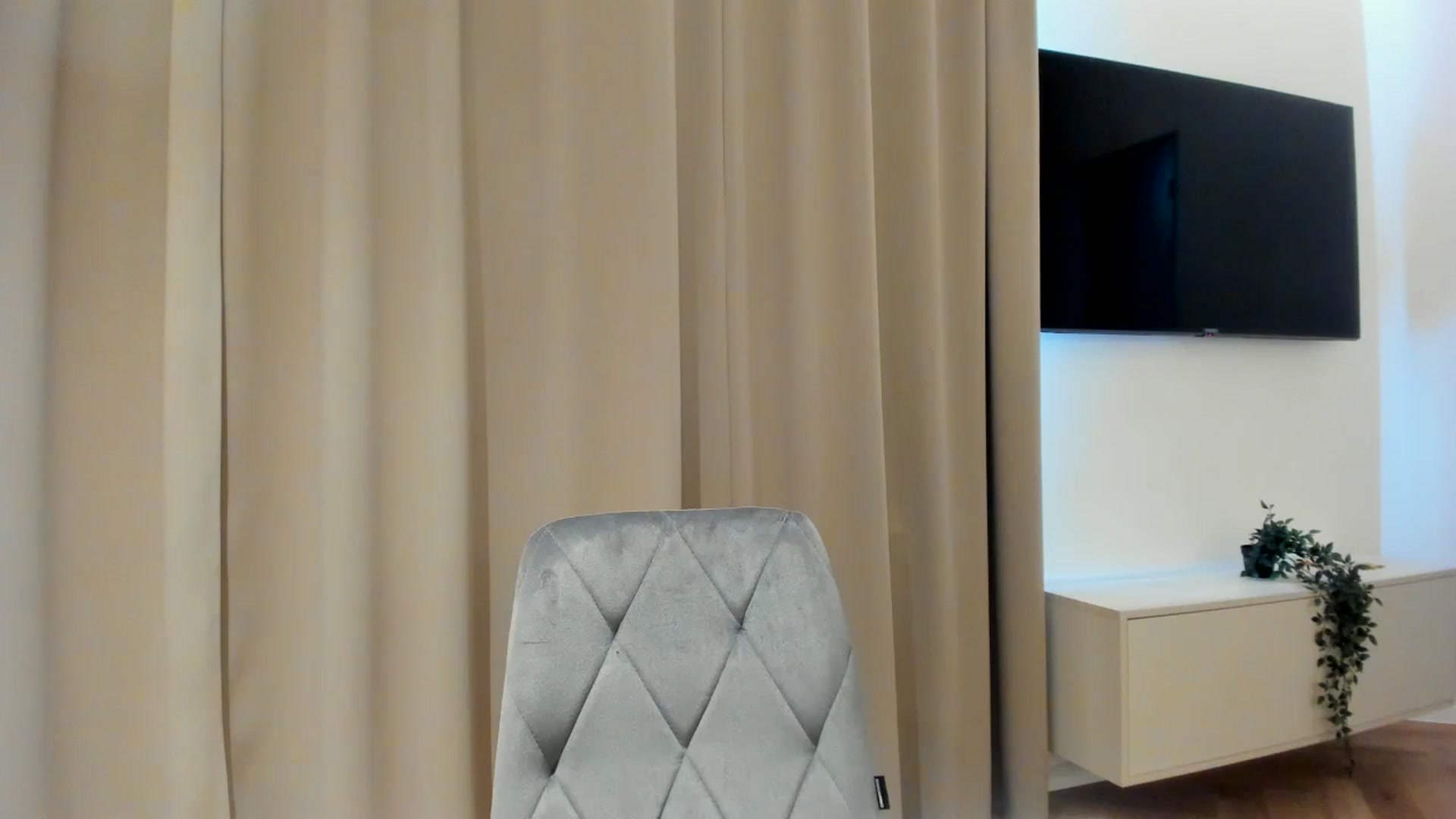 Gallery image thumbnail from Mi_Ha's myfreecams stream on, 07/29/2025, 12:13 image 20 of 20