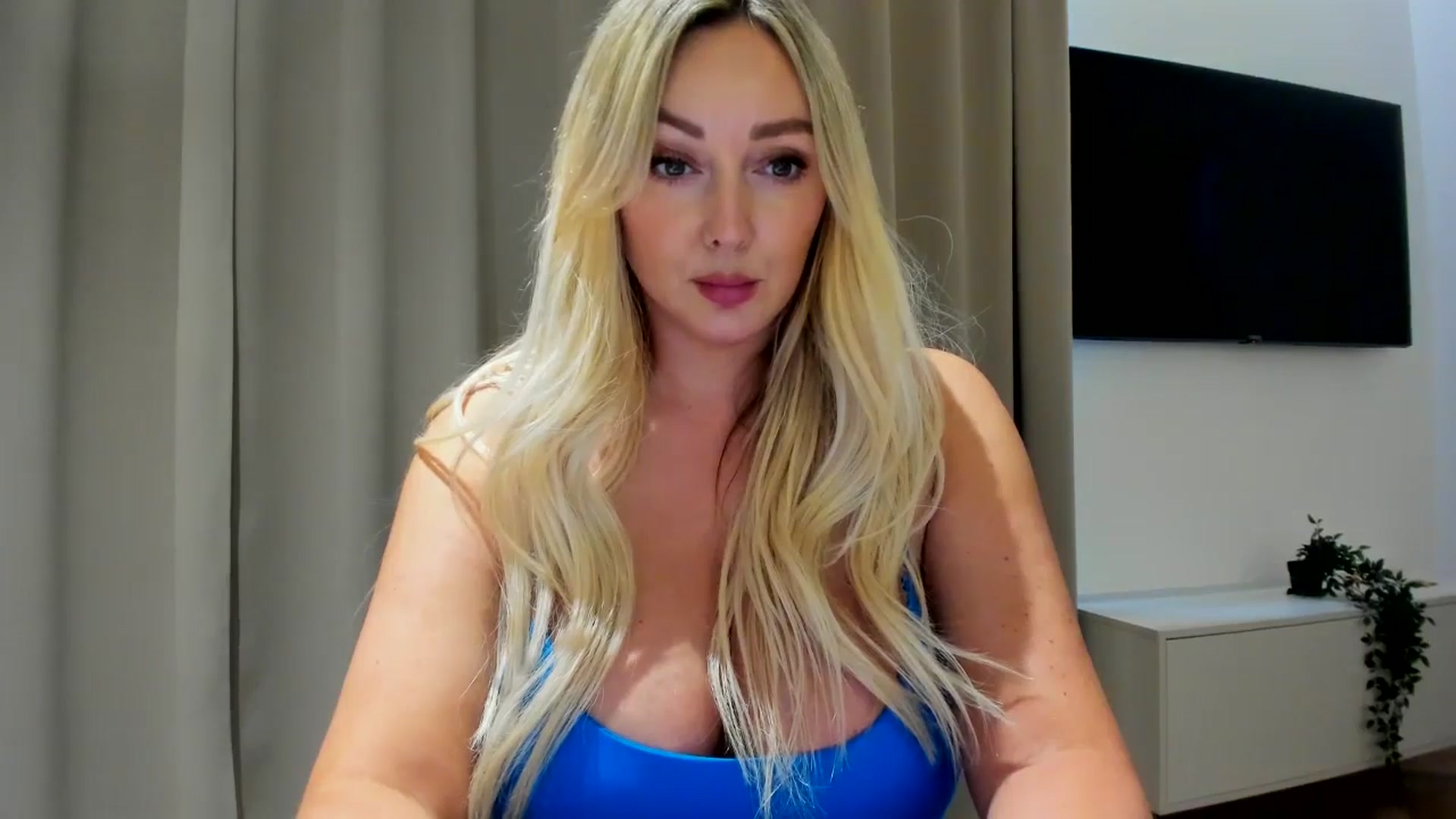 Gallery image thumbnail from Mi_Ha's myfreecams stream on, 07/29/2025, 12:42 image 18 of 20