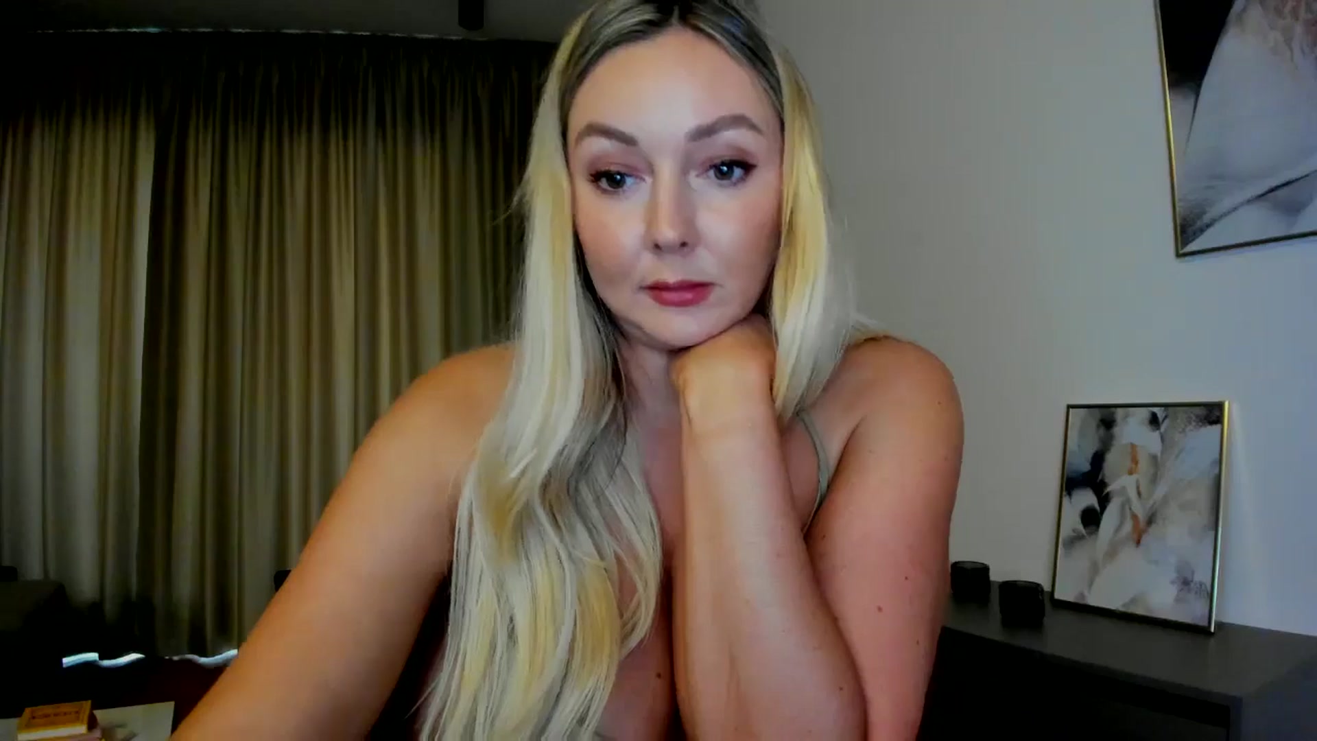 Gallery image thumbnail from Mi_Ha's myfreecams stream on, 07/30/2025, 15:58 image 11 of 20