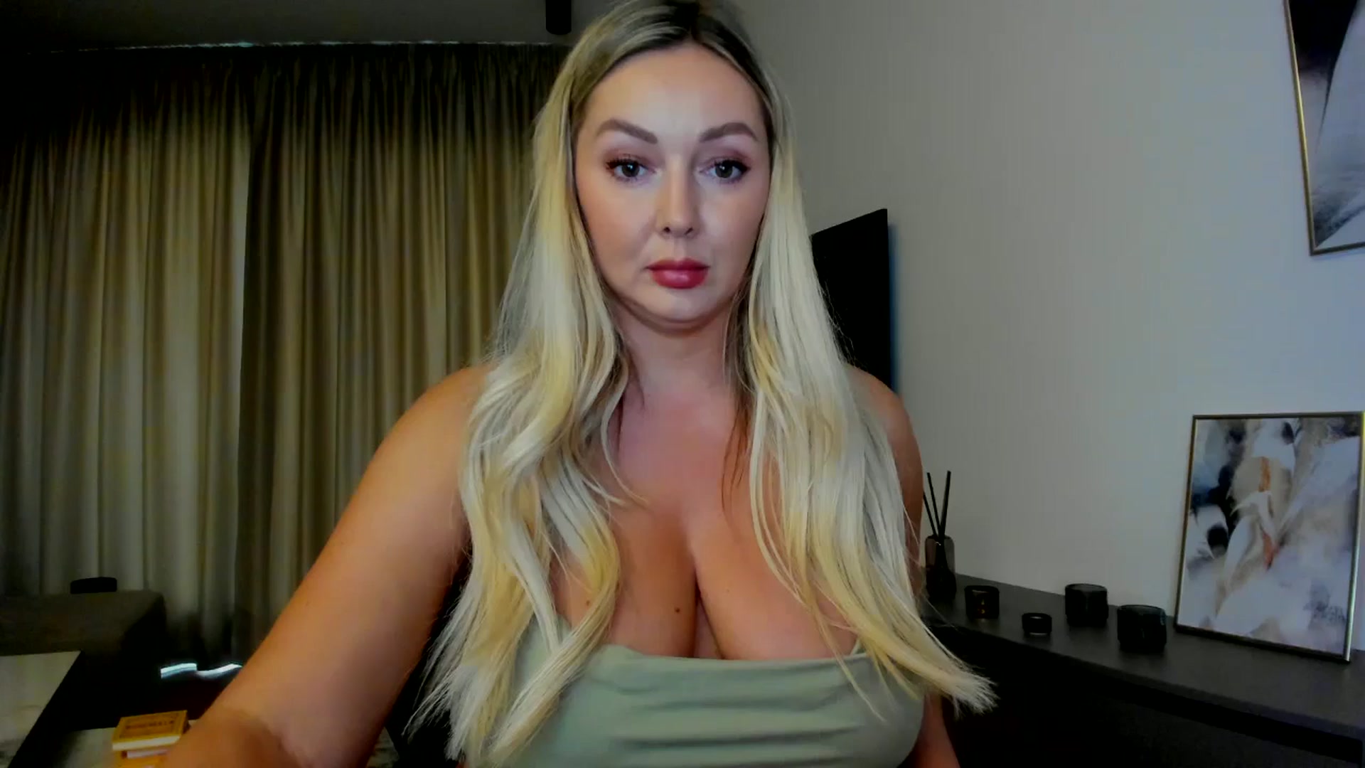 Gallery image thumbnail from Mi_Ha's myfreecams stream on, 07/30/2025, 15:58 image 1 of 20