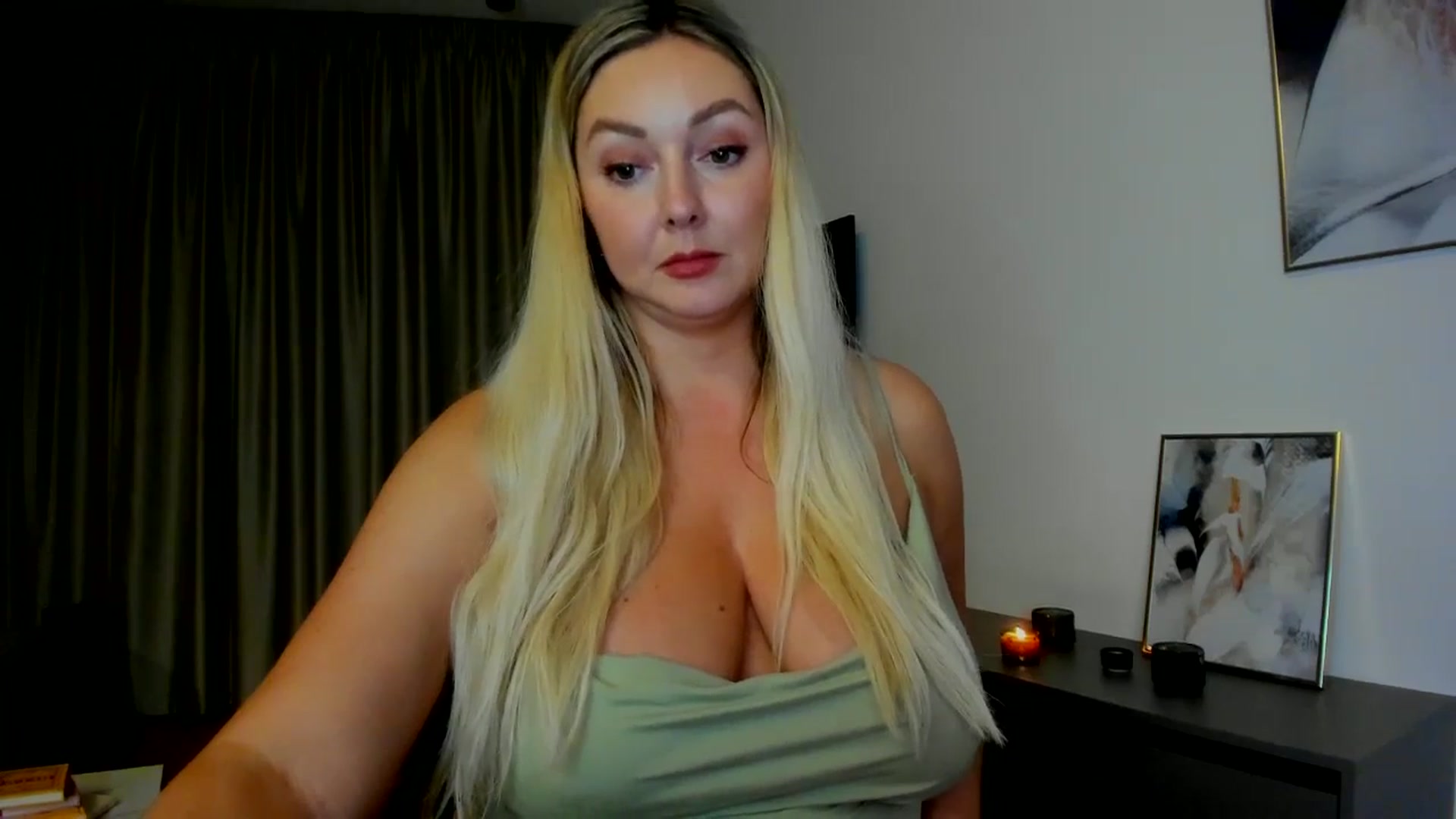 Gallery image thumbnail from Mi_Ha's myfreecams stream on, 07/30/2025, 22:39 image 2 of 20