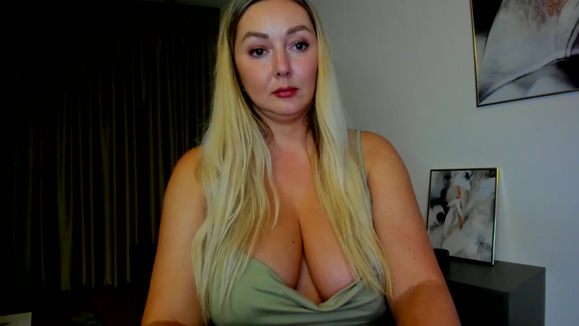 Gallery image thumbnail from Mi_Ha's myfreecams stream on, 07/30/2025, 22:39 image 18 of 20