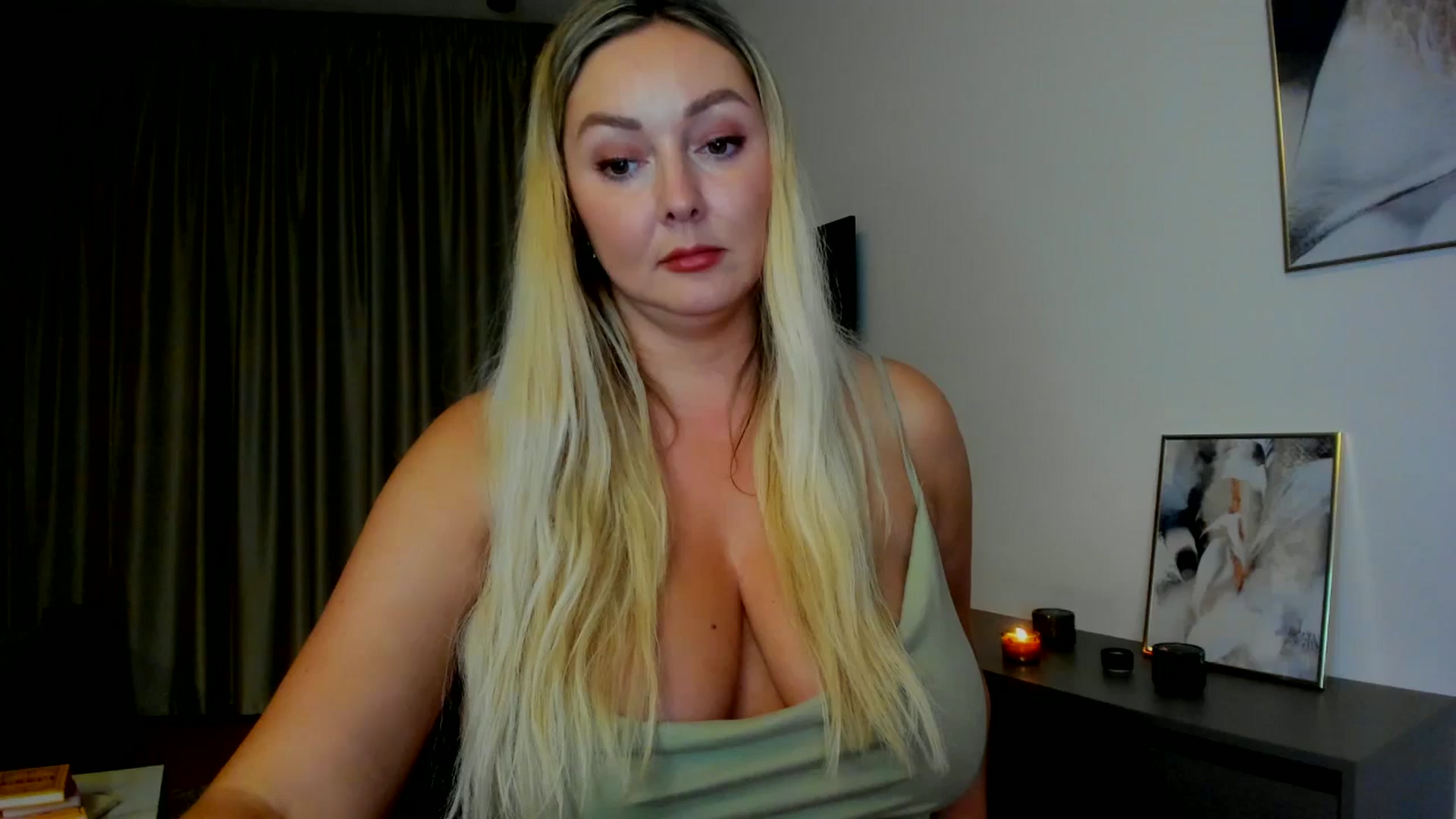 Gallery image thumbnail from Mi_Ha's myfreecams stream on, 07/30/2025, 22:39 image 1 of 20
