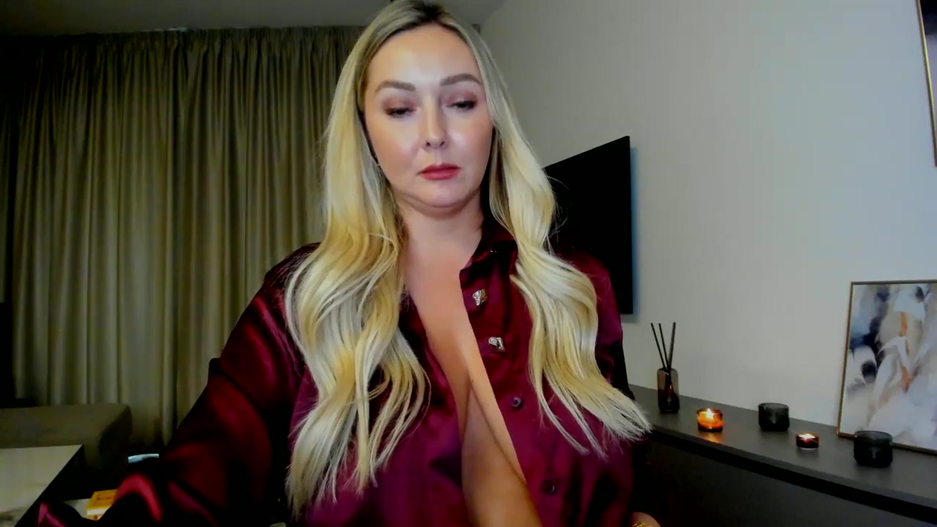Gallery image thumbnail from Mi_Ha's myfreecams stream on, 07/31/2025, 15:59 image 4 of 20