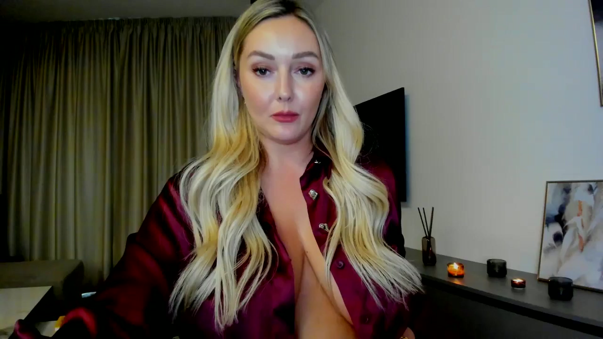 Gallery image thumbnail from Mi_Ha's myfreecams stream on, 07/31/2025, 15:59 image 6 of 20