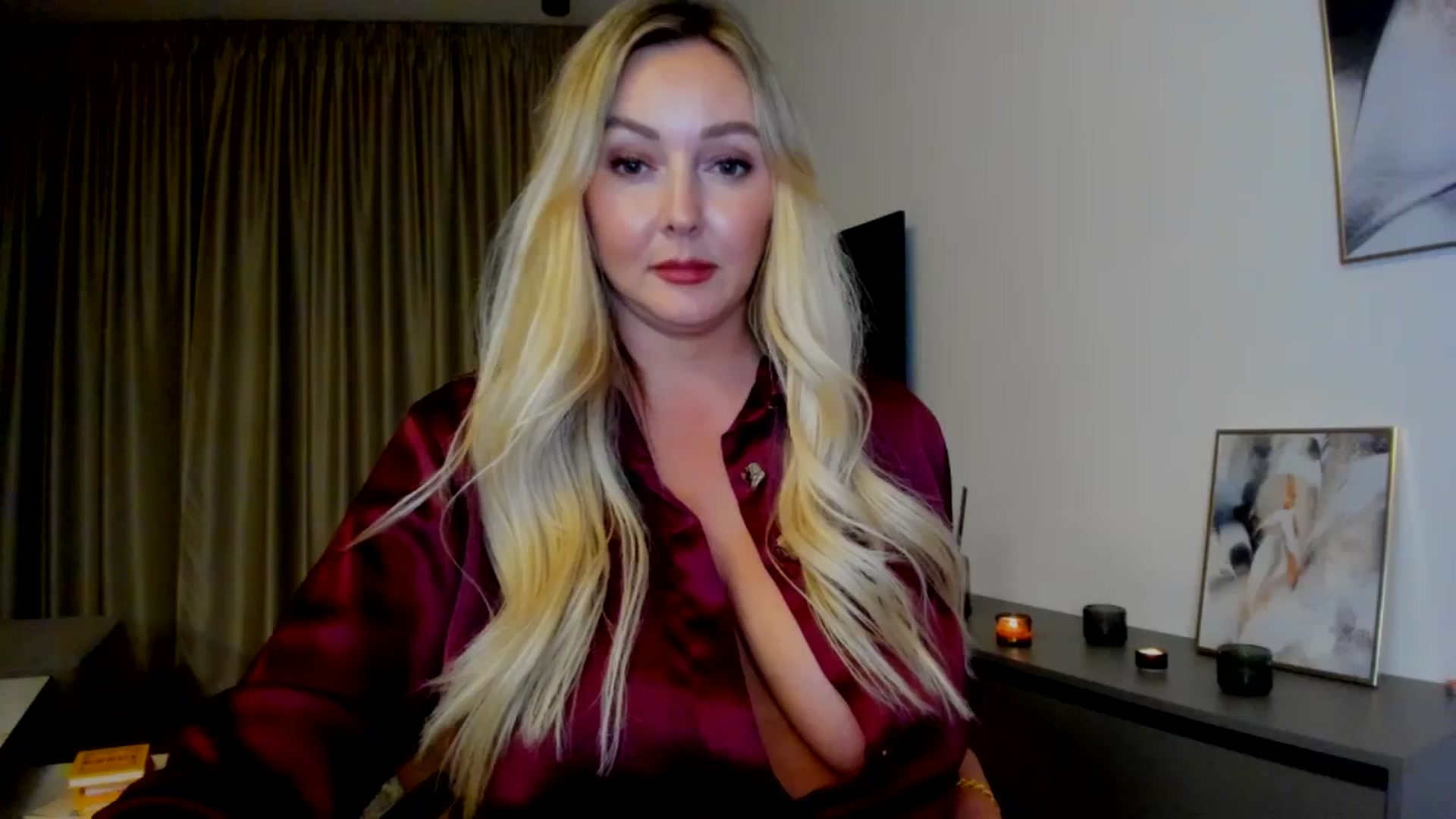 Gallery image thumbnail from Mi_Ha's myfreecams stream on, 07/31/2025, 21:21 image 12 of 20