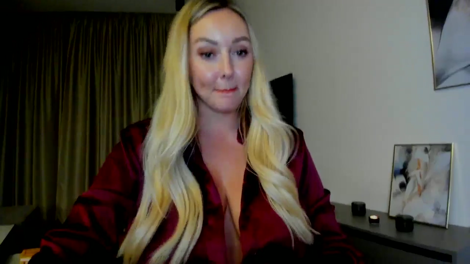 Gallery image thumbnail from Mi_Ha's myfreecams stream on, 07/31/2025, 21:21 image 16 of 20