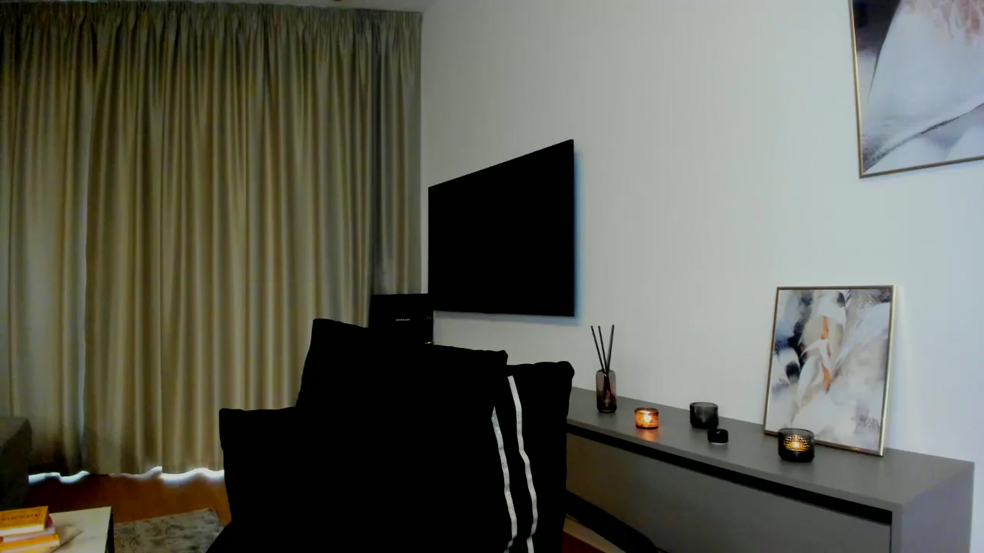 Gallery image thumbnail from Mi_Ha's myfreecams stream on, 08/02/2025, 15:58 image 7 of 20