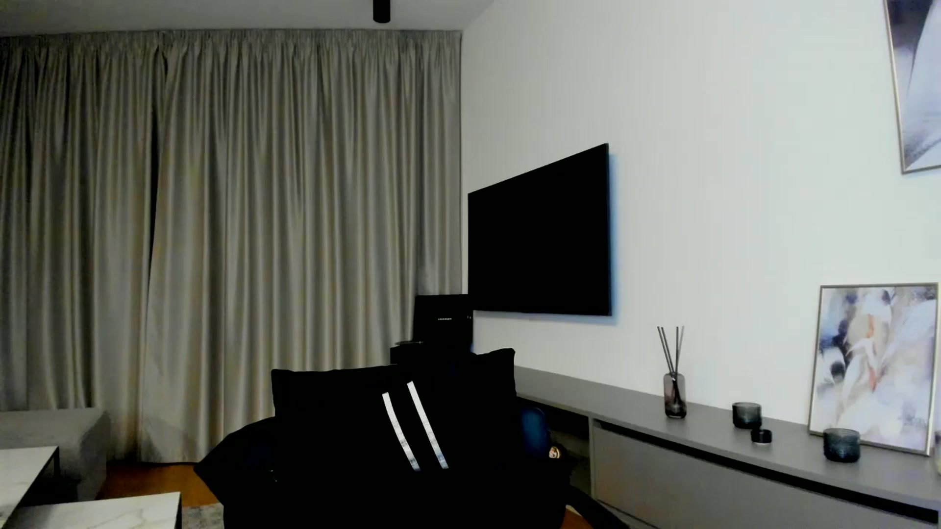 Gallery image thumbnail from Mi_Ha's myfreecams stream on, 08/03/2025, 21:42 image 3 of 20
