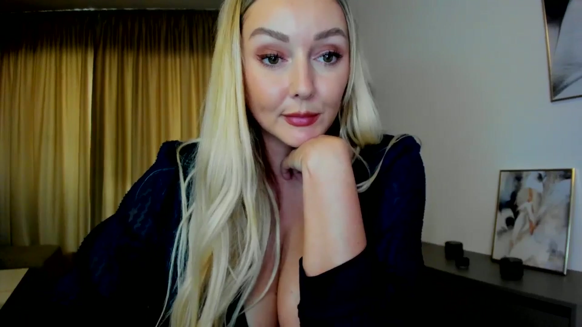Gallery image thumbnail from Mi_Ha's myfreecams stream on, 08/04/2025, 15:23 image 17 of 20
