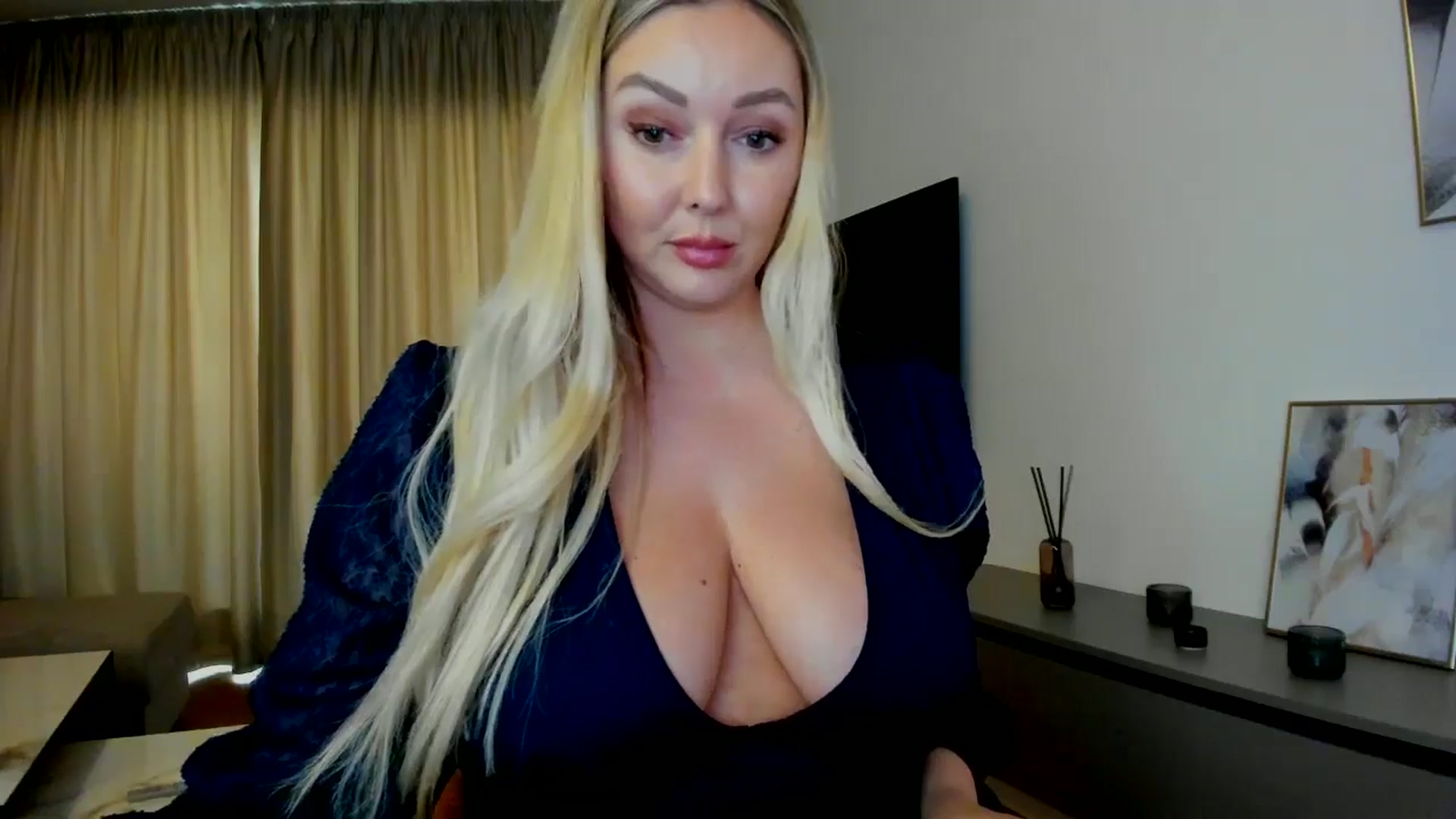 Gallery image thumbnail from Mi_Ha's myfreecams stream on, 08/04/2025, 15:23 image 7 of 20