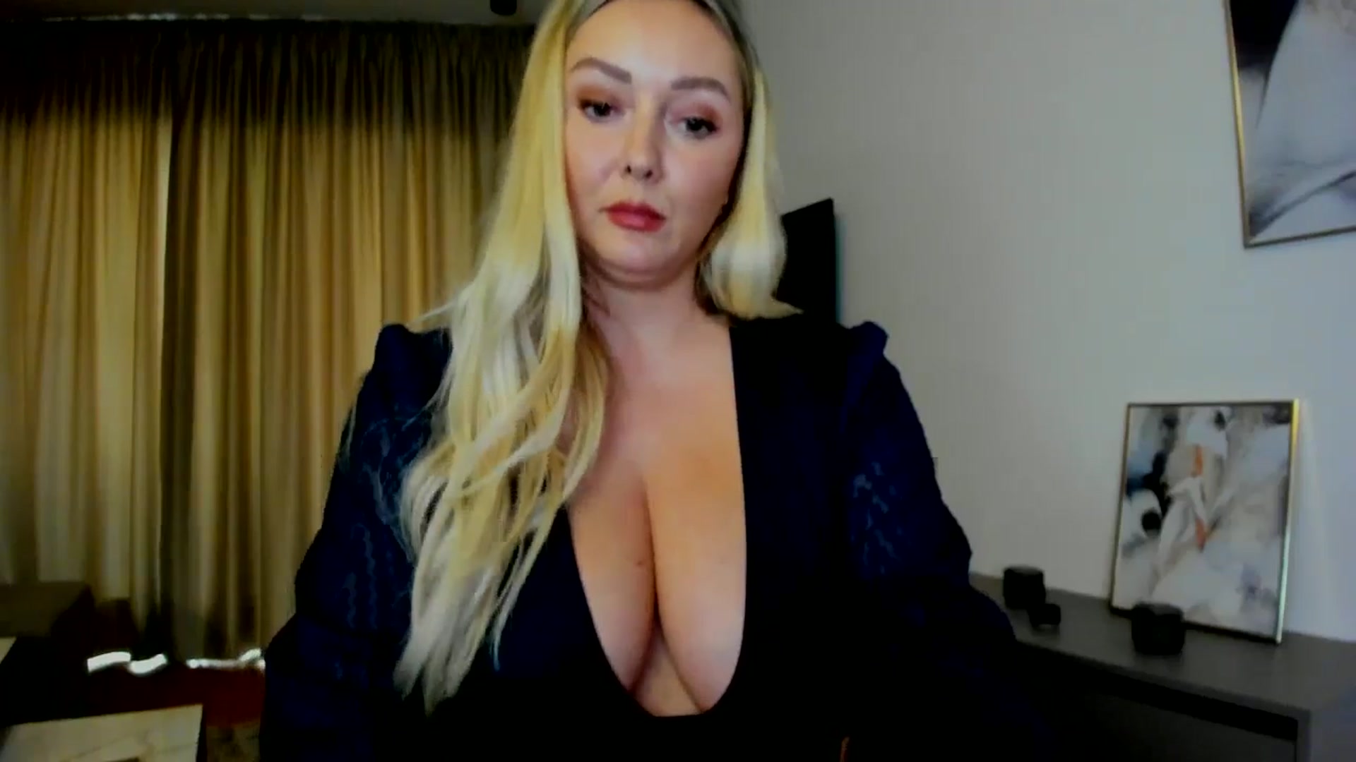Gallery image thumbnail from Mi_Ha's myfreecams stream on, 08/04/2025, 15:39 image 11 of 20