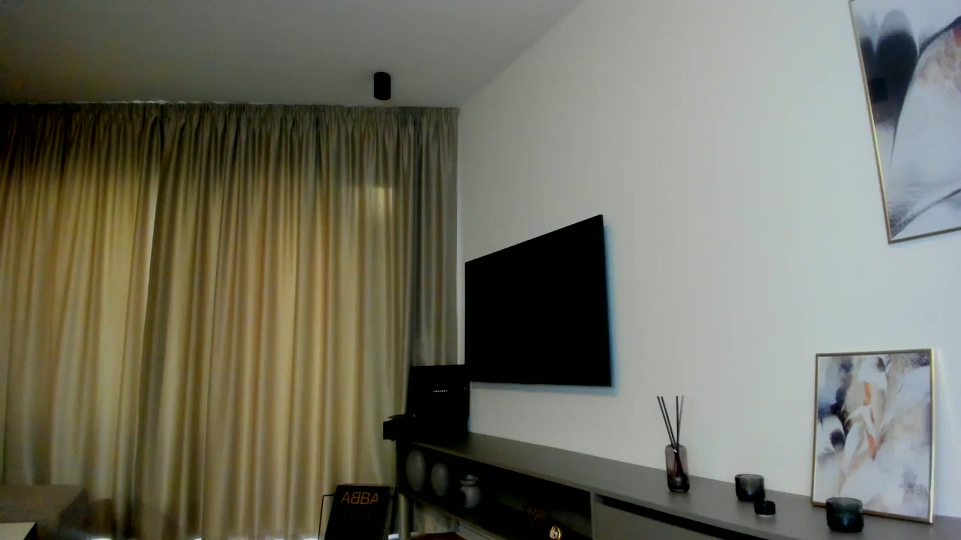 Gallery image thumbnail from Mi_Ha's myfreecams stream on, 08/04/2025, 16:38 image 12 of 20