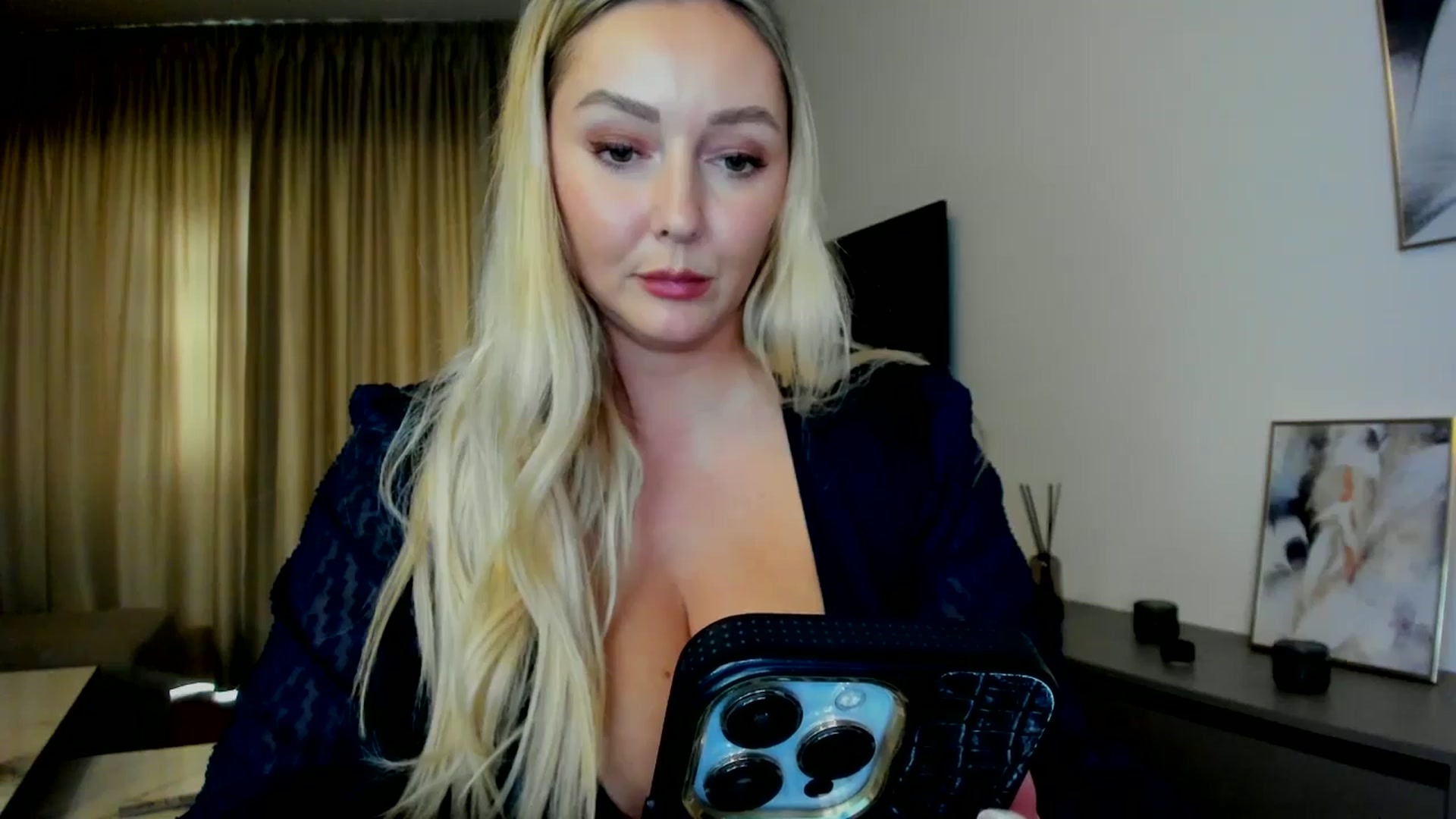 Gallery image thumbnail from Mi_Ha's myfreecams stream on, 08/04/2025, 16:38 image 4 of 20